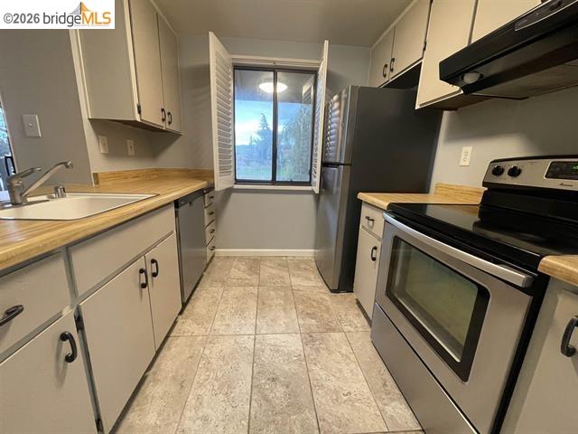 Detail Gallery Image 10 of 27 For 2416 Shadow Ln #74, Antioch,  CA 94509 - – Beds | – Baths