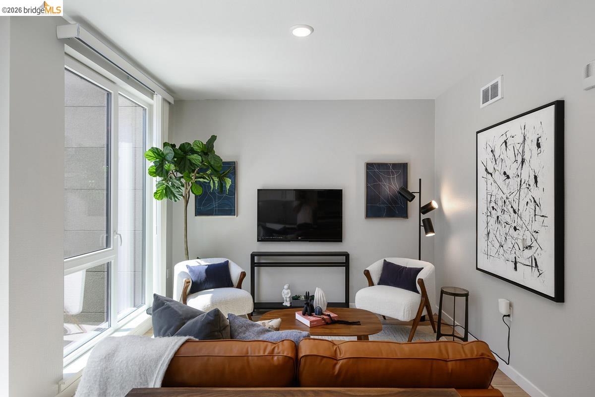 Photo #3: 41127994 Listing: Photo #3