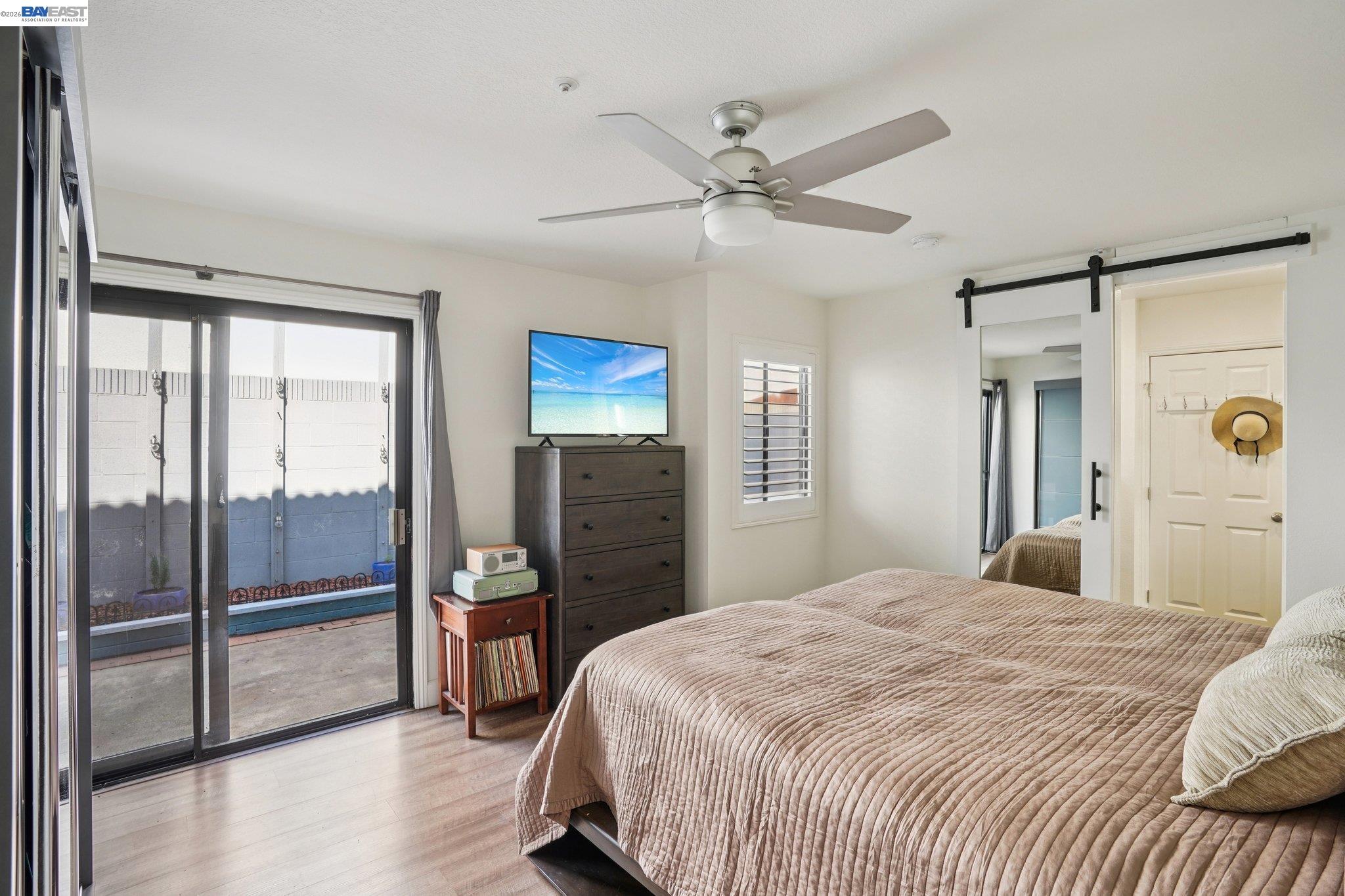 Detail Gallery Image 12 of 38 For 1255 N Los Robles Ave #9,  Pasadena,  CA 91104 - 3 Beds | 2 Baths