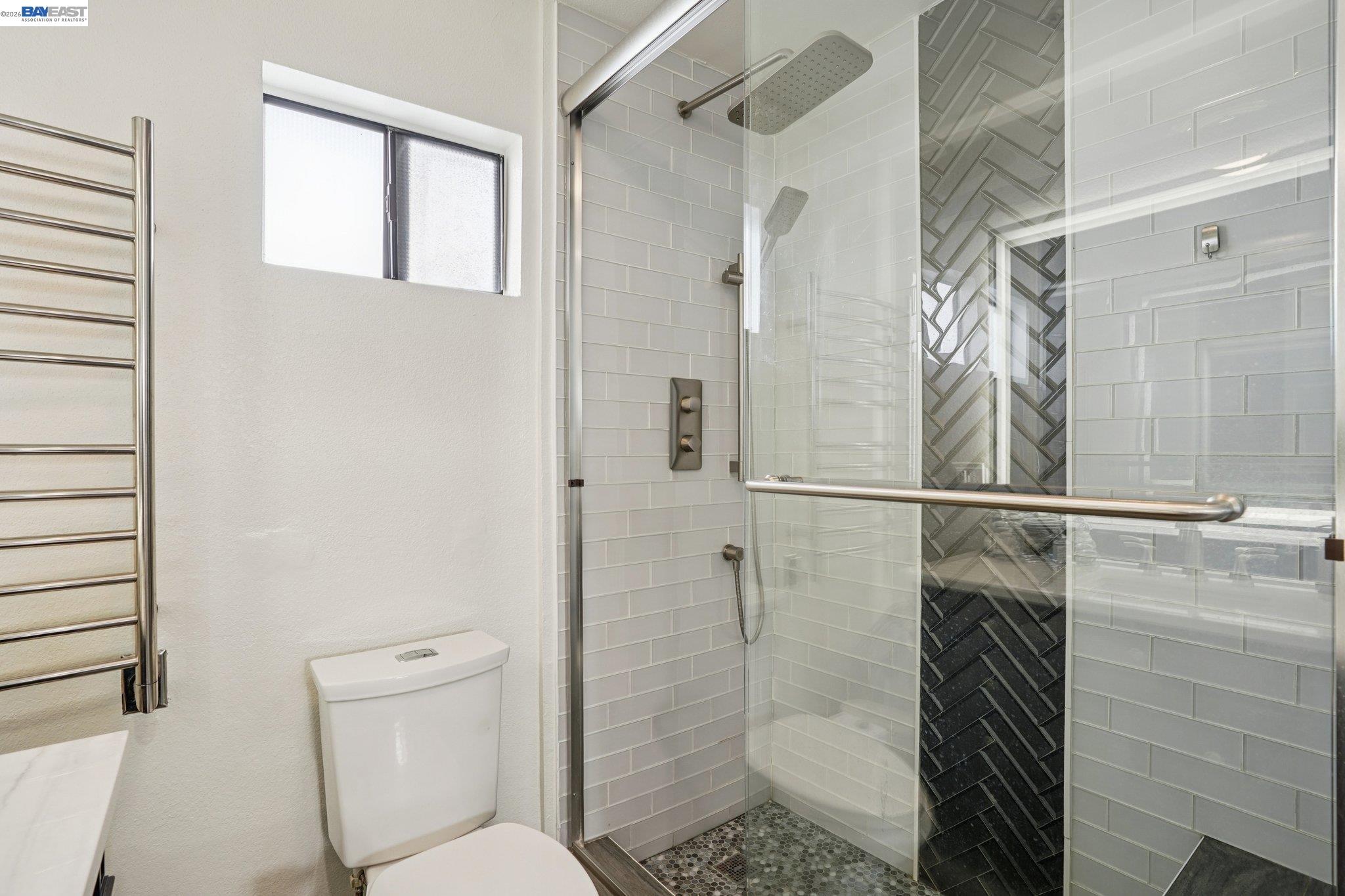Detail Gallery Image 16 of 38 For 1255 N Los Robles Ave #9,  Pasadena,  CA 91104 - 3 Beds | 2 Baths