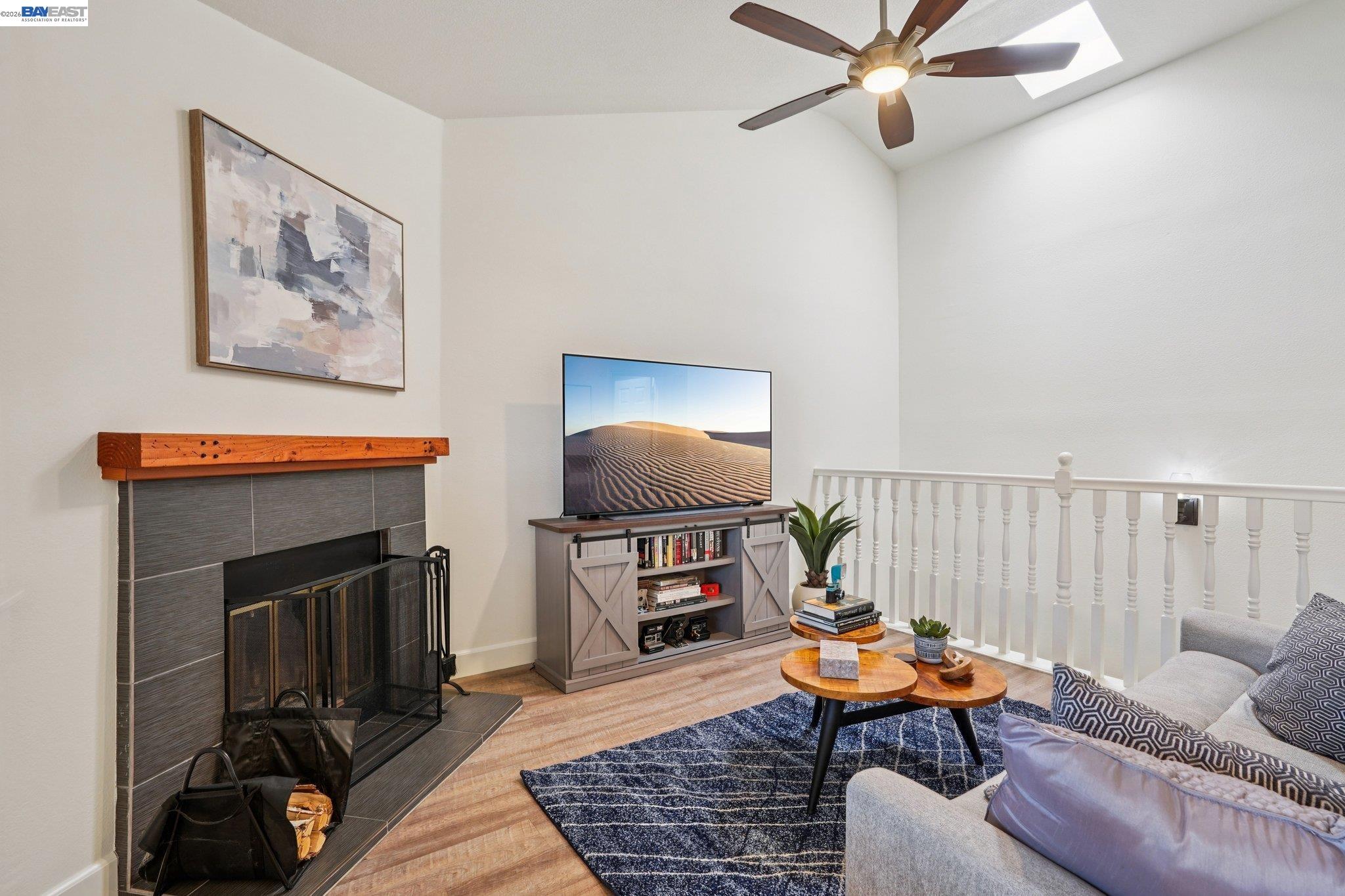 Detail Gallery Image 3 of 38 For 1255 N Los Robles Ave #9,  Pasadena,  CA 91104 - 3 Beds | 2 Baths