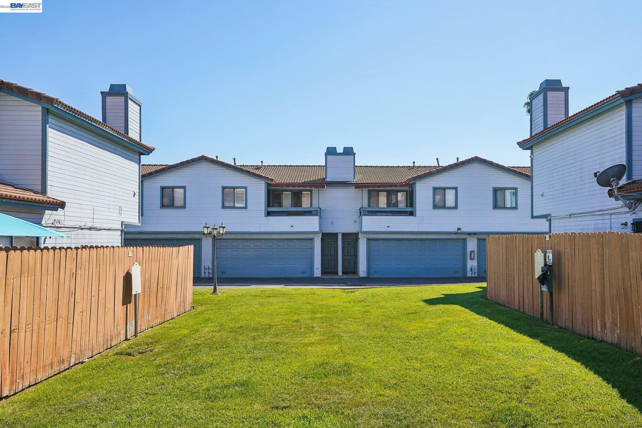 Detail Gallery Image 36 of 38 For 1255 N Los Robles Ave #9,  Pasadena,  CA 91104 - 3 Beds | 2 Baths