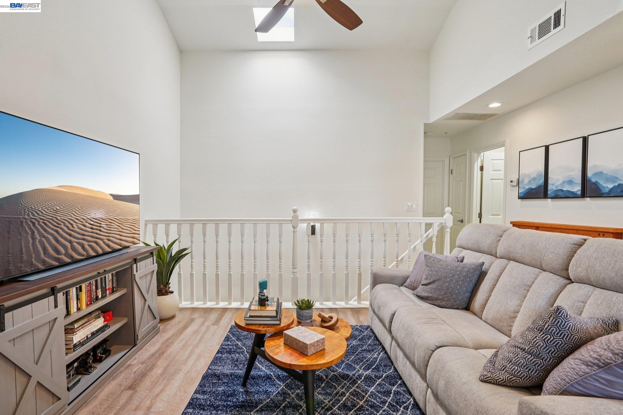 Detail Gallery Image 5 of 38 For 1255 N Los Robles Ave #9,  Pasadena,  CA 91104 - 3 Beds | 2 Baths