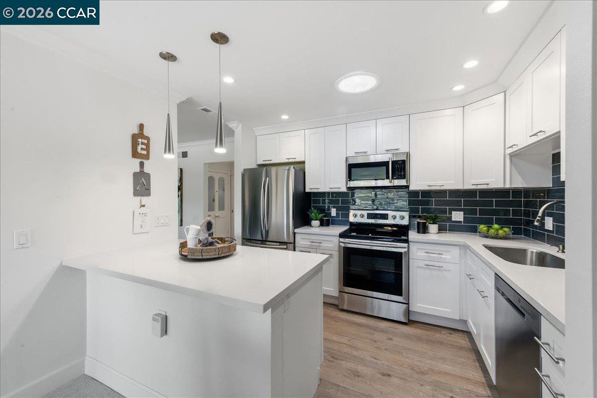 Detail Gallery Image 9 of 56 For 1217 Leisure Ln #5,  Walnut Creek,  CA 94595 - 2 Beds | 1 Baths