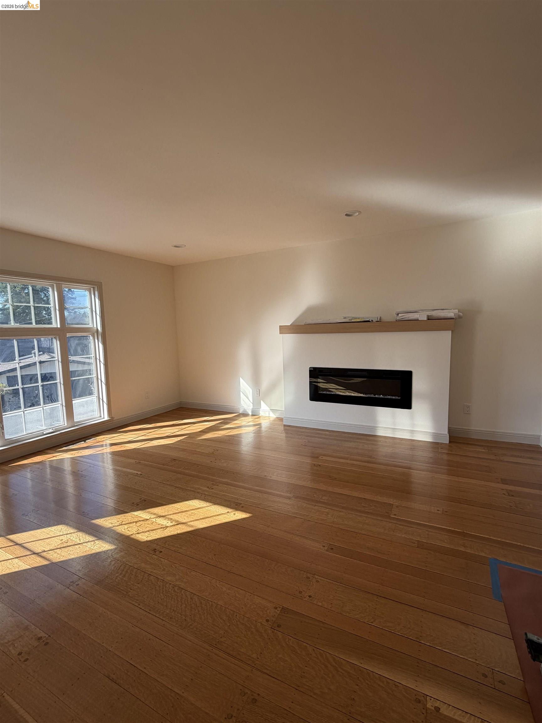 Detail Gallery Image 20 of 26 For 83 Alamo, Berkeley,  CA 94707-1234 - 3 Beds | 2/1 Baths