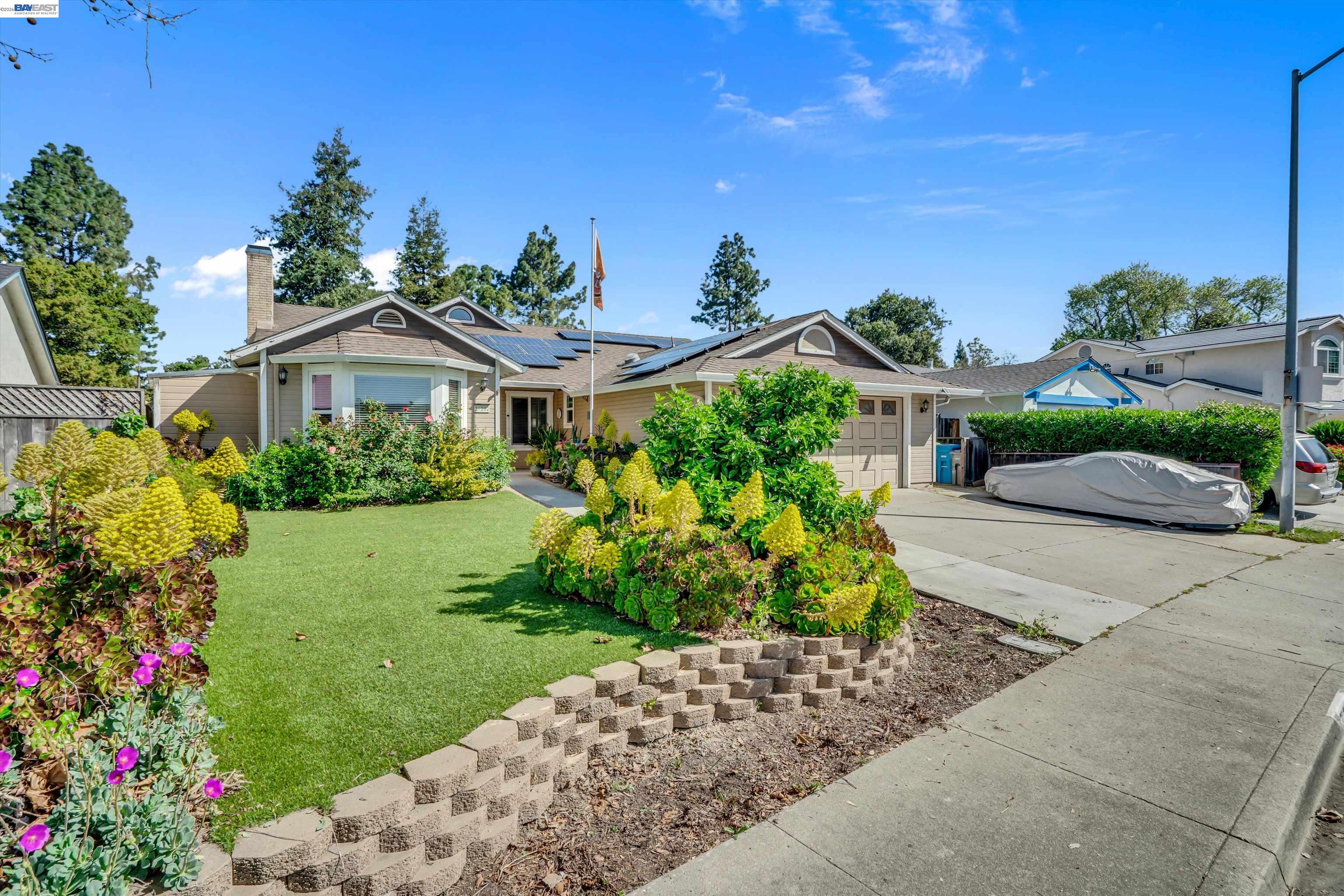 Detail Gallery Image 3 of 37 For 31262 San Andreas Dr, Union City,  CA 94587 - 5 Beds | 2 Baths