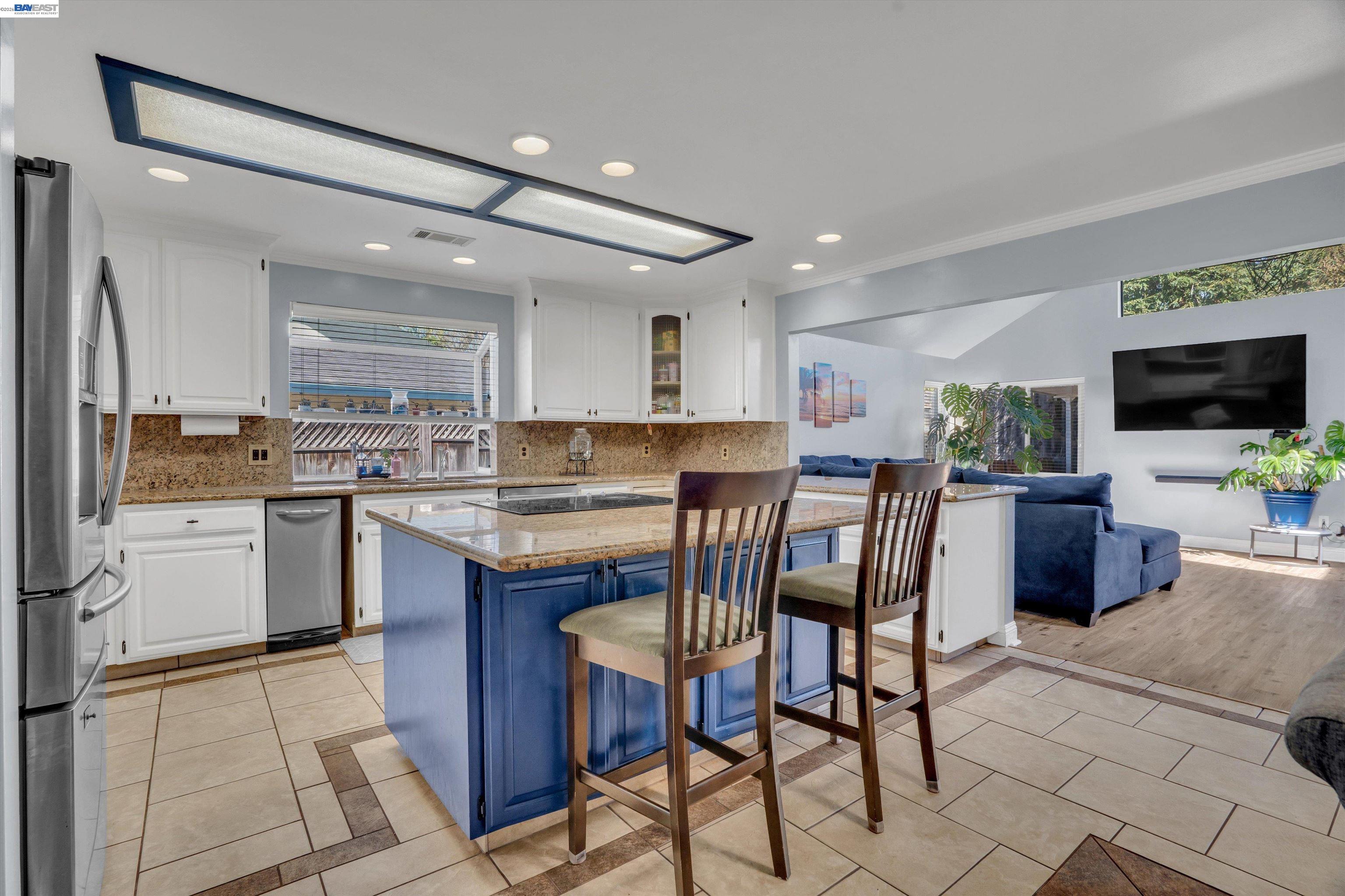 Detail Gallery Image 21 of 37 For 31262 San Andreas Dr, Union City,  CA 94587 - 5 Beds | 2 Baths