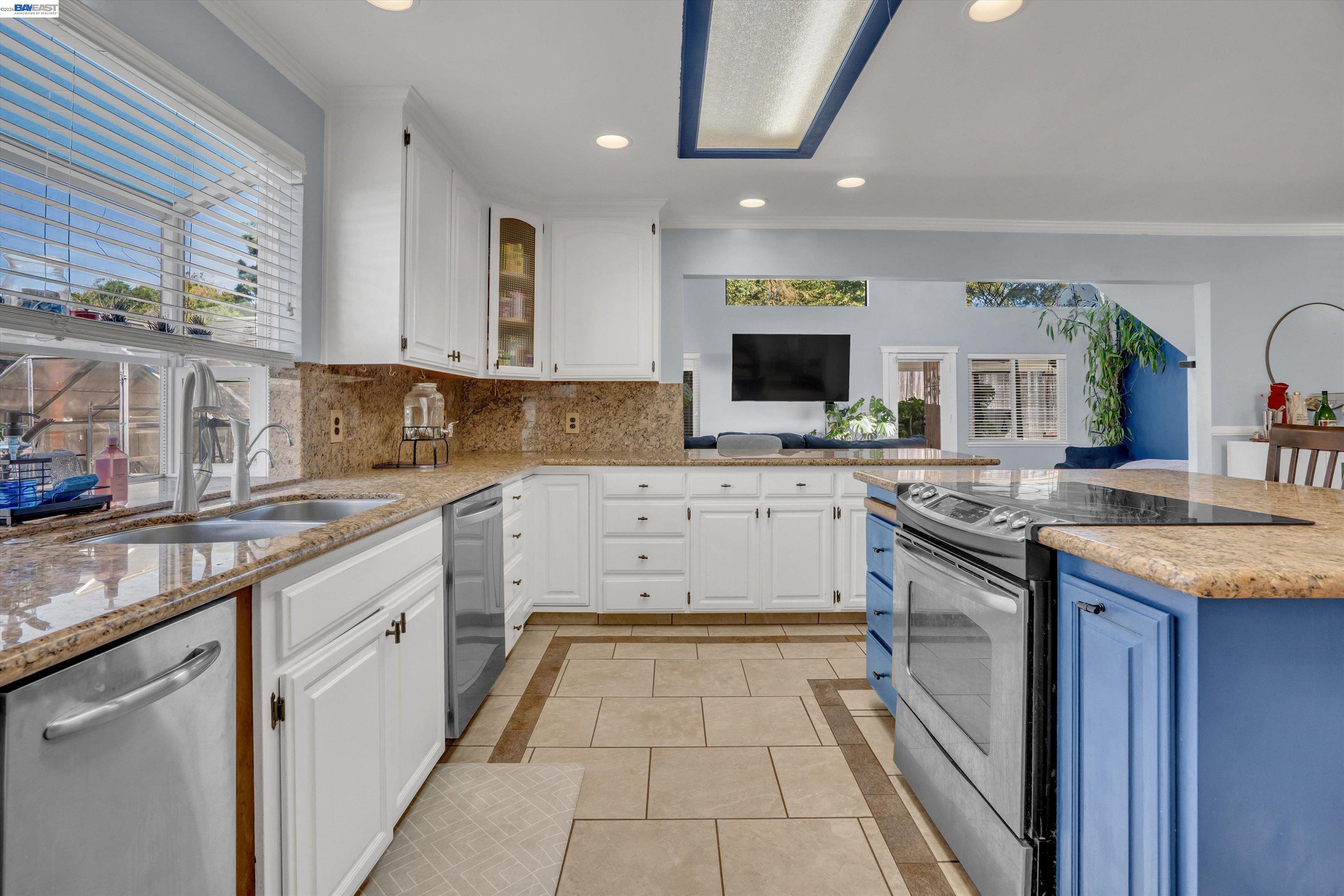 Detail Gallery Image 23 of 37 For 31262 San Andreas Dr, Union City,  CA 94587 - 5 Beds | 2 Baths