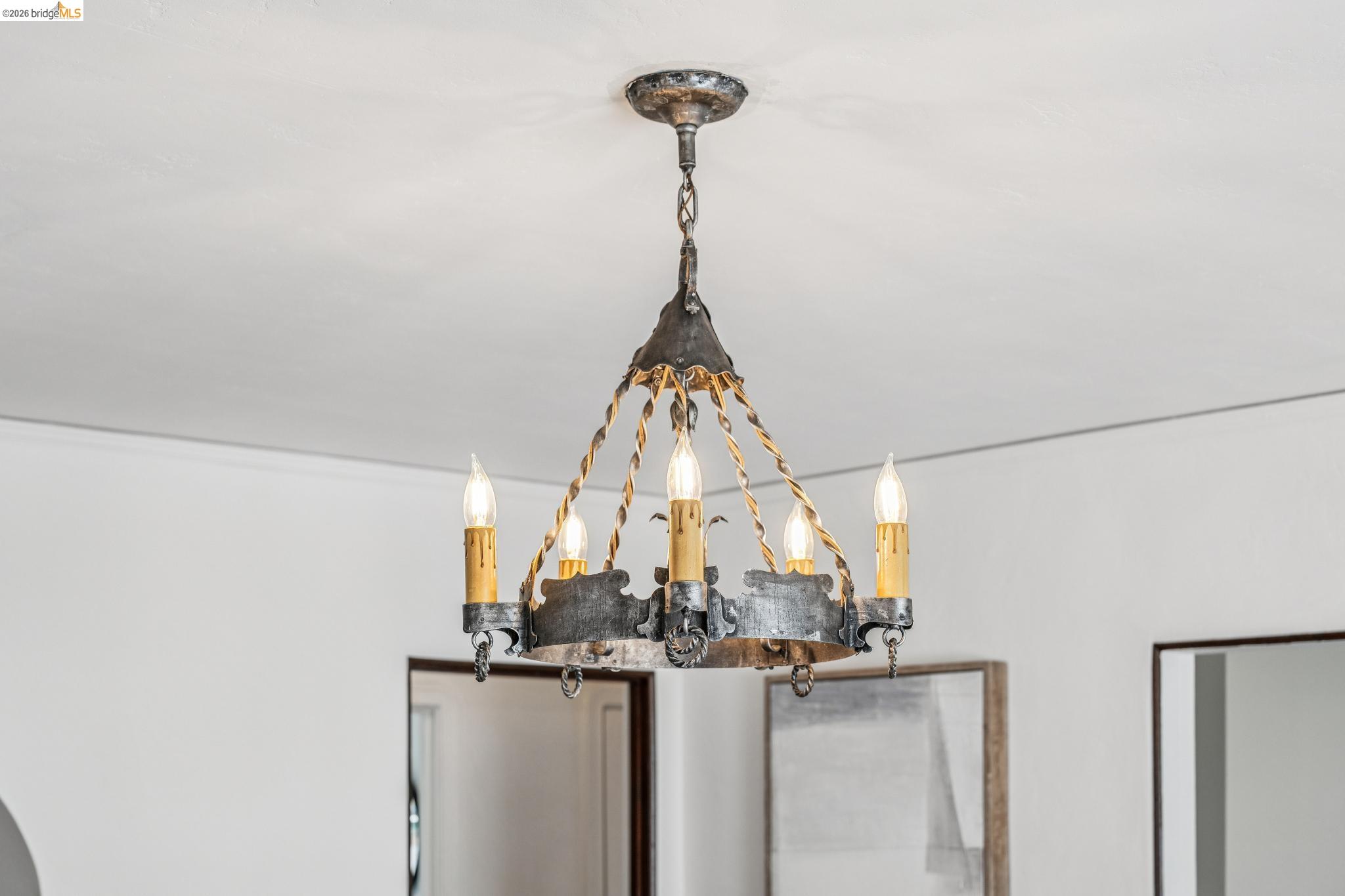 Detail Gallery Image 23 of 60 For 21 Portsmouth Road, Piedmont,  CA 94610 - 3 Beds | 1 Baths