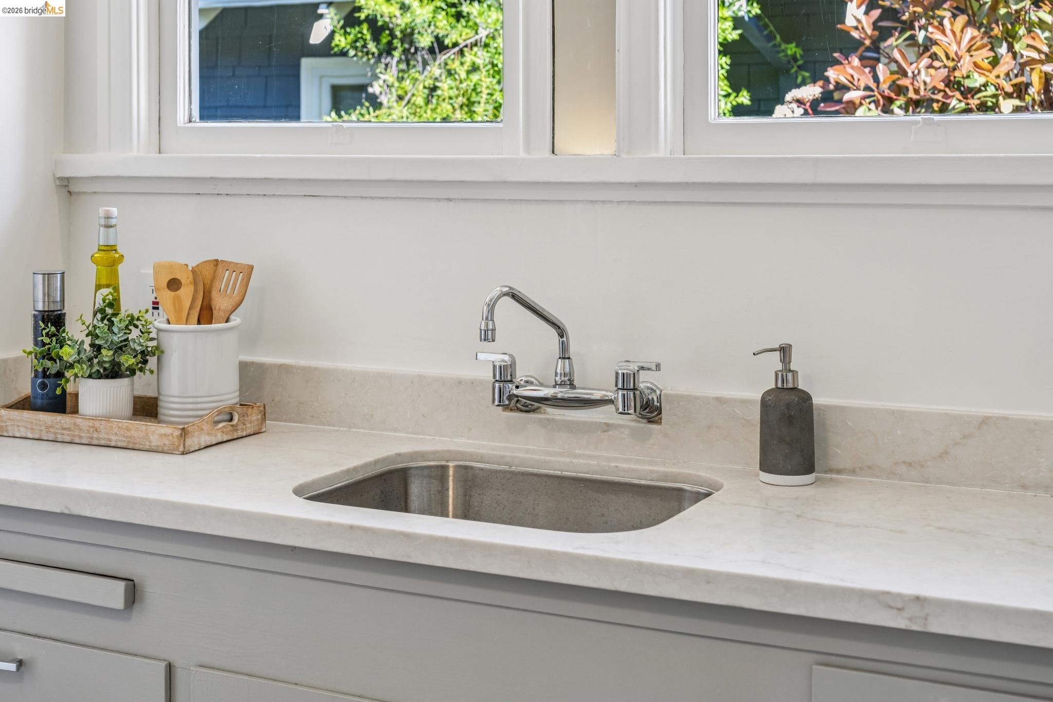 Detail Gallery Image 26 of 60 For 21 Portsmouth Road, Piedmont,  CA 94610 - 3 Beds | 1 Baths