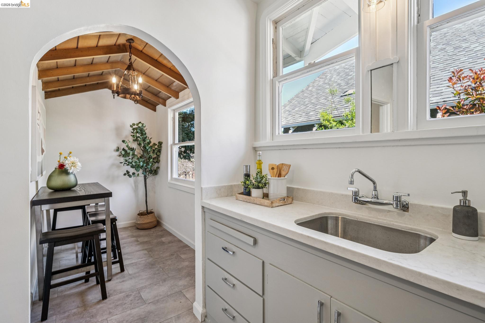 Detail Gallery Image 28 of 60 For 21 Portsmouth Road, Piedmont,  CA 94610 - 3 Beds | 1 Baths