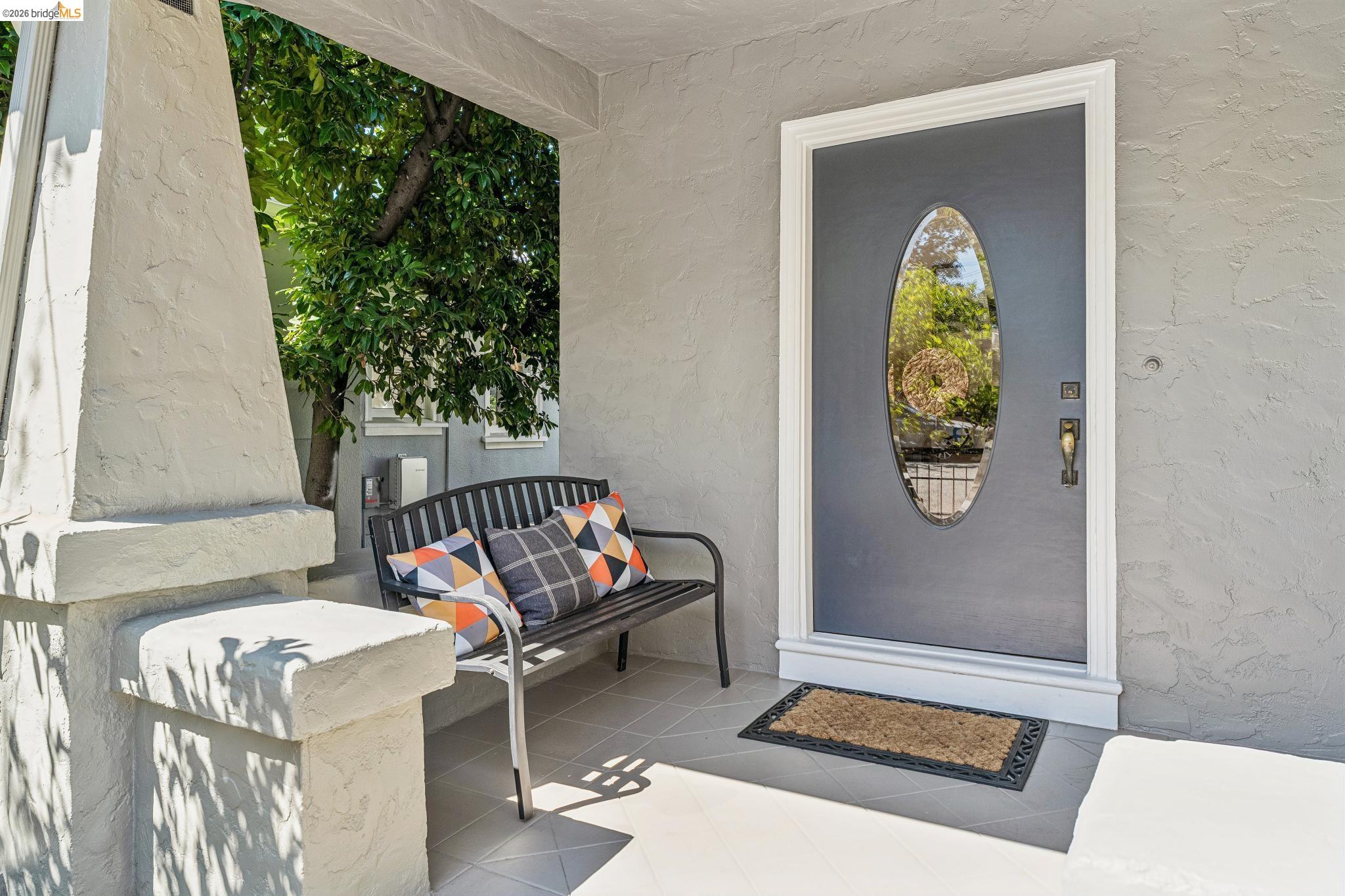 Detail Gallery Image 4 of 60 For 21 Portsmouth Road, Piedmont,  CA 94610 - 3 Beds | 1 Baths