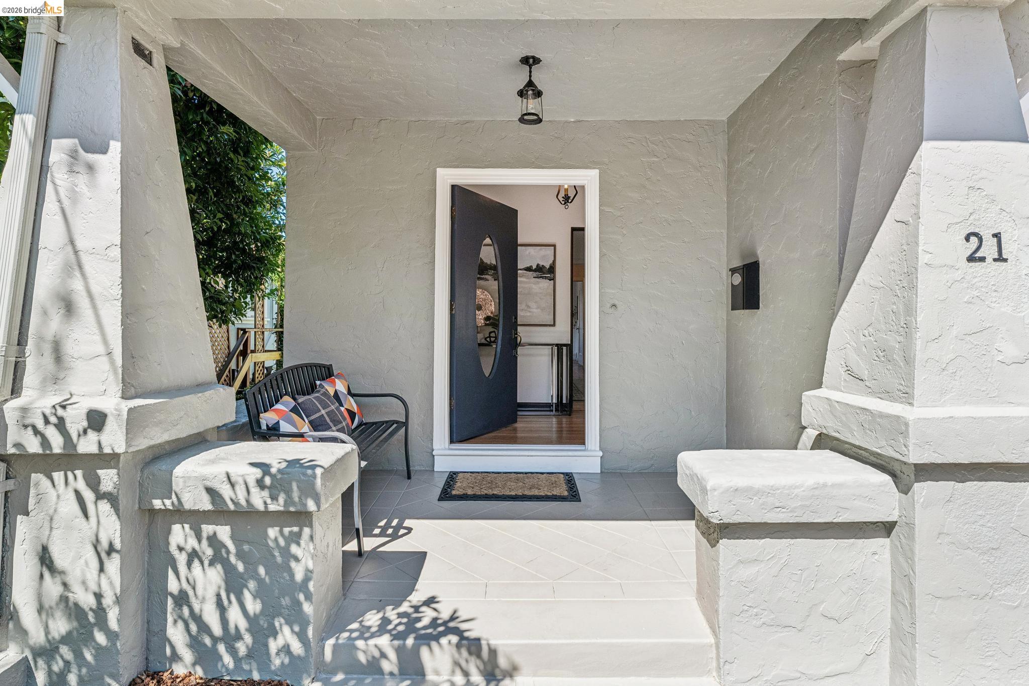 Detail Gallery Image 5 of 60 For 21 Portsmouth Road, Piedmont,  CA 94610 - 3 Beds | 1 Baths