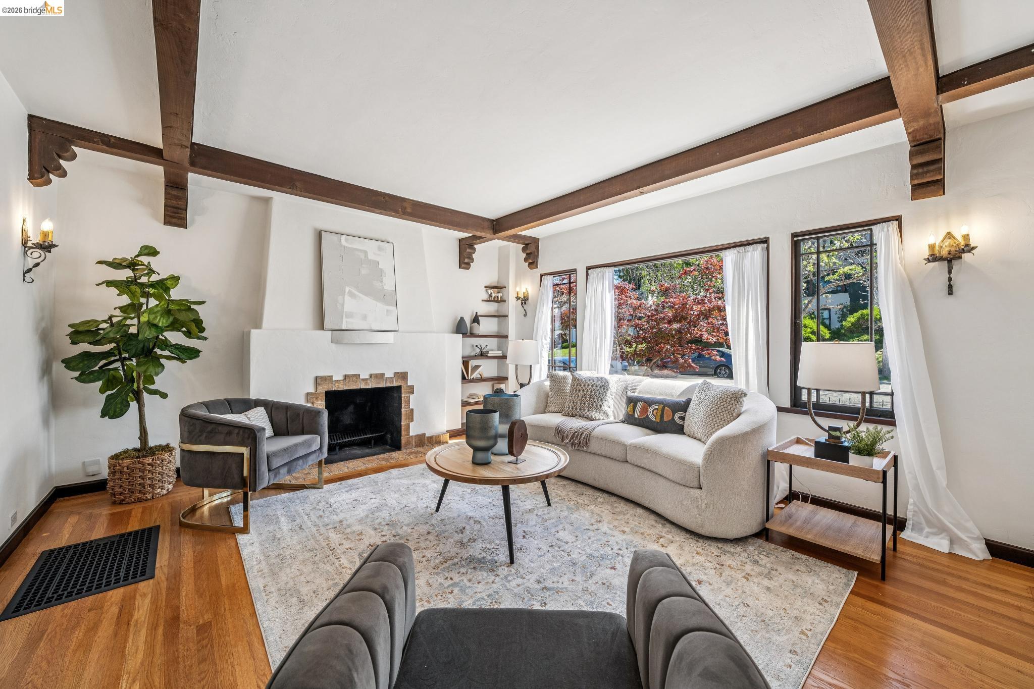 Detail Gallery Image 10 of 60 For 21 Portsmouth Road, Piedmont,  CA 94610 - 3 Beds | 1 Baths