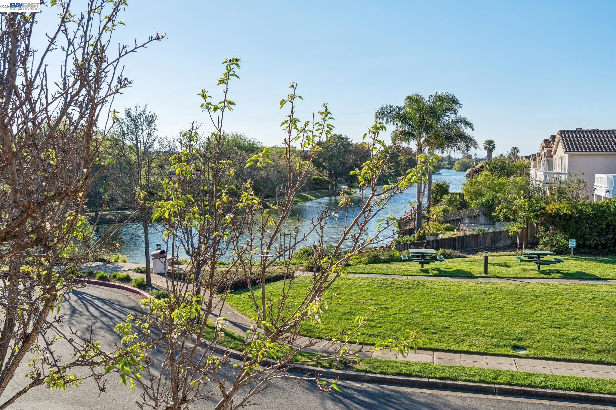 Detail Gallery Image 31 of 38 For 321 Ratto Rd, Alameda,  CA 94502 - 4 Beds | 3 Baths