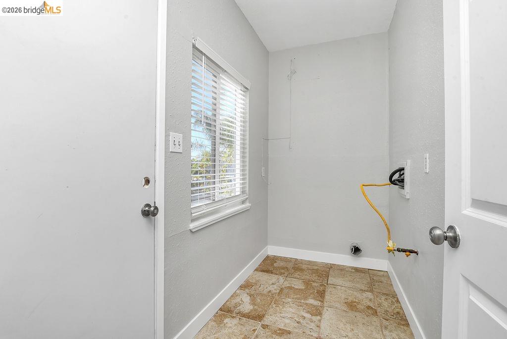 Detail Gallery Image 16 of 38 For 1160 West St, Pittsburg,  CA 94565 - – Beds | – Baths