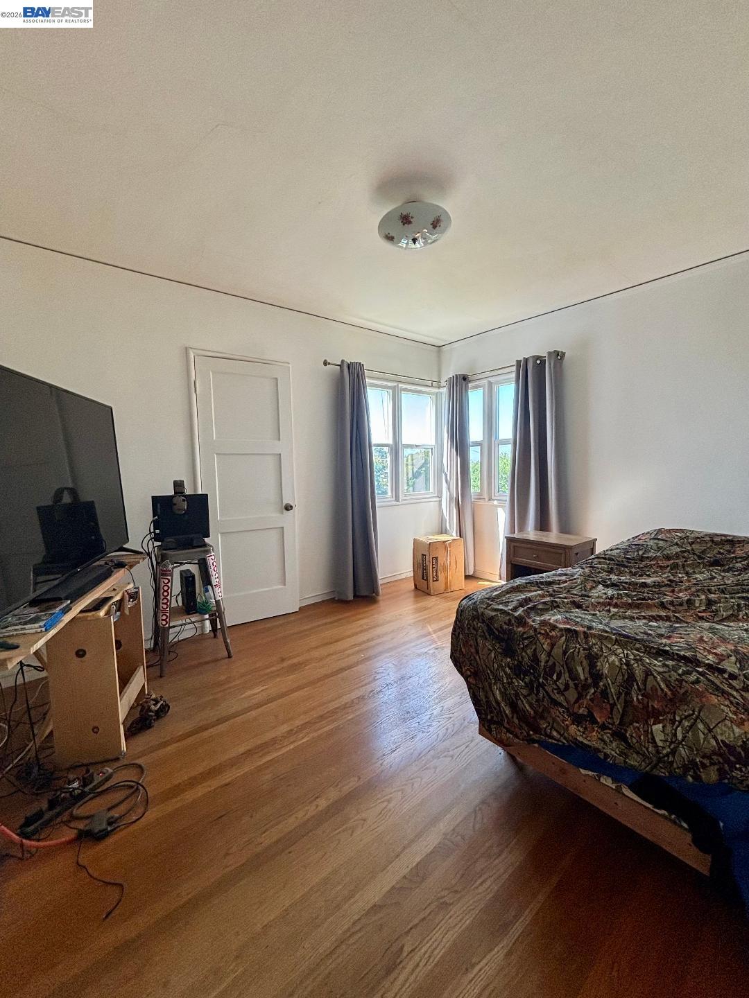 Detail Gallery Image 11 of 26 For 4101 Mountain View Ave, Oakland,  CA 94605 - 3 Beds | 1 Baths