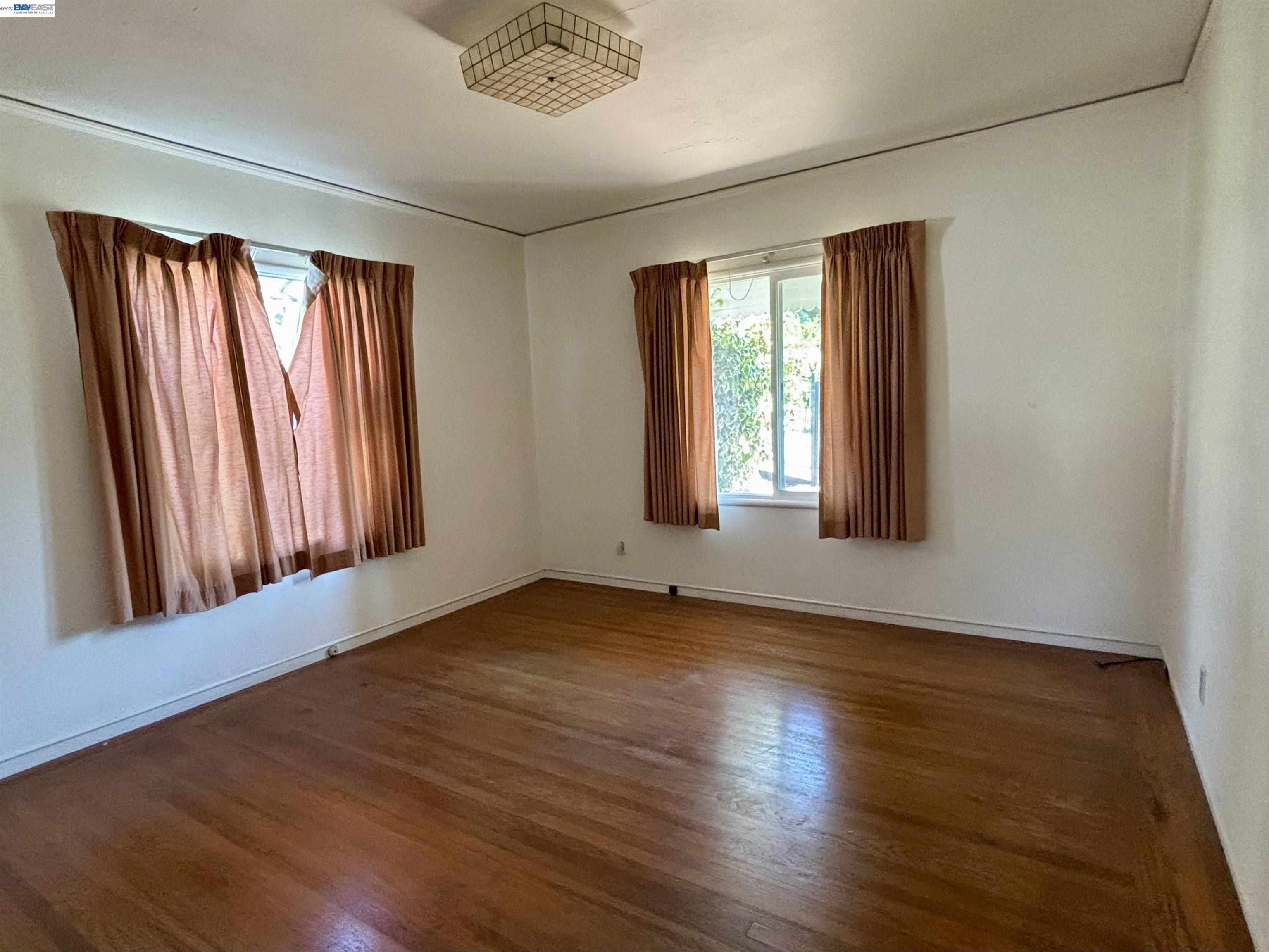 Detail Gallery Image 12 of 26 For 4101 Mountain View Ave, Oakland,  CA 94605 - 3 Beds | 1 Baths