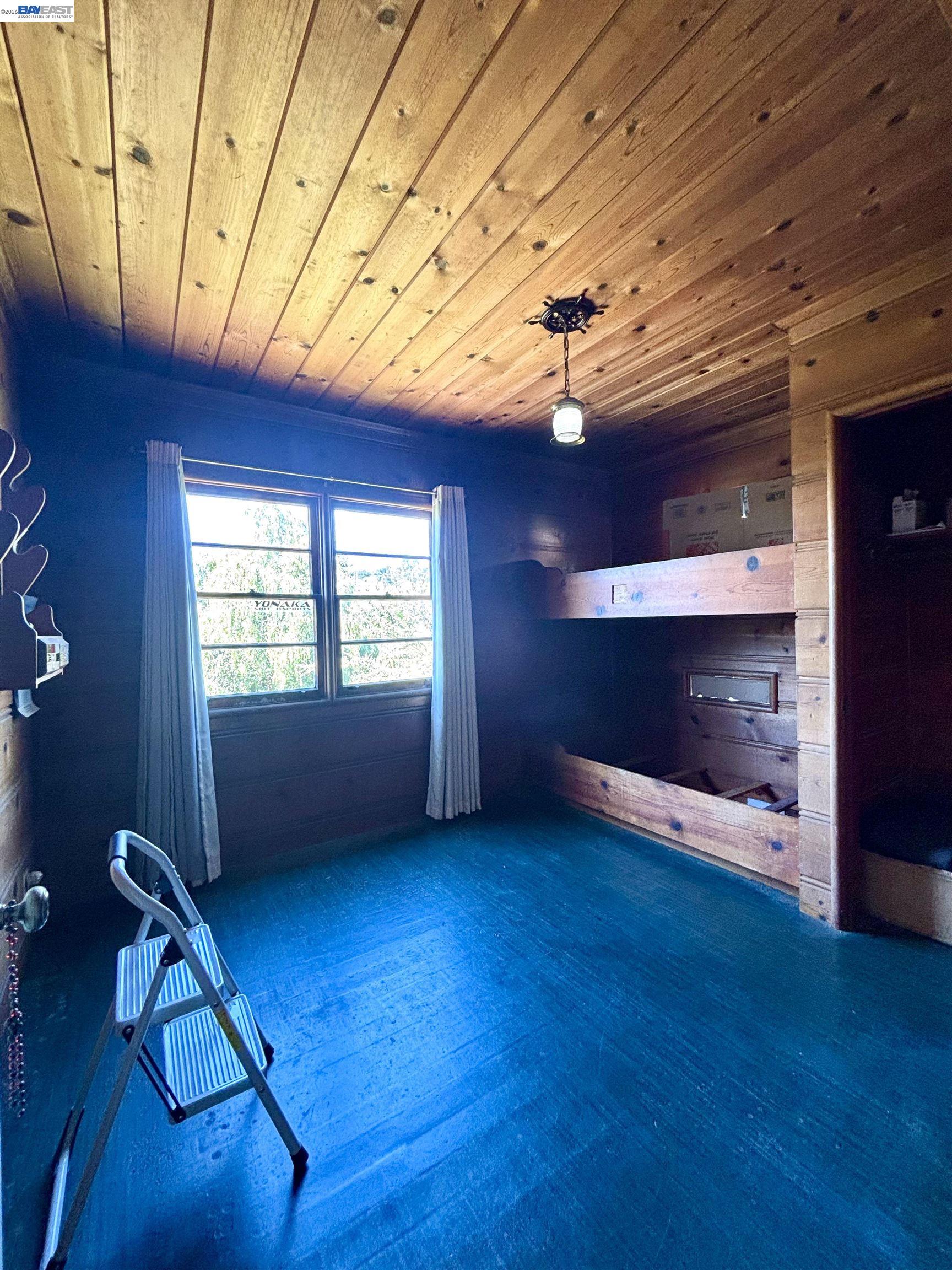 Detail Gallery Image 13 of 26 For 4101 Mountain View Ave, Oakland,  CA 94605 - 3 Beds | 1 Baths