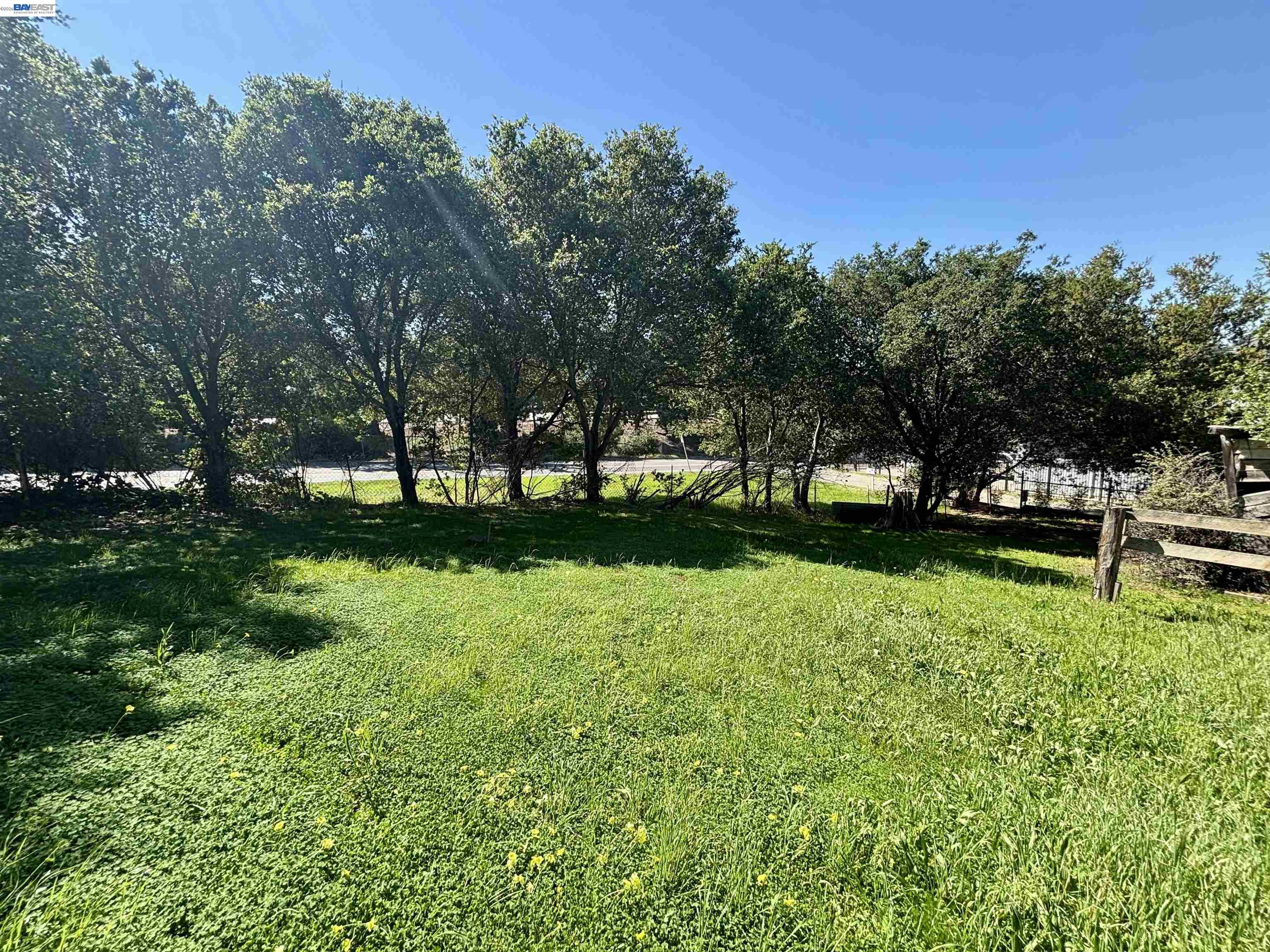 Detail Gallery Image 22 of 26 For 4101 Mountain View Ave, Oakland,  CA 94605 - 3 Beds | 1 Baths