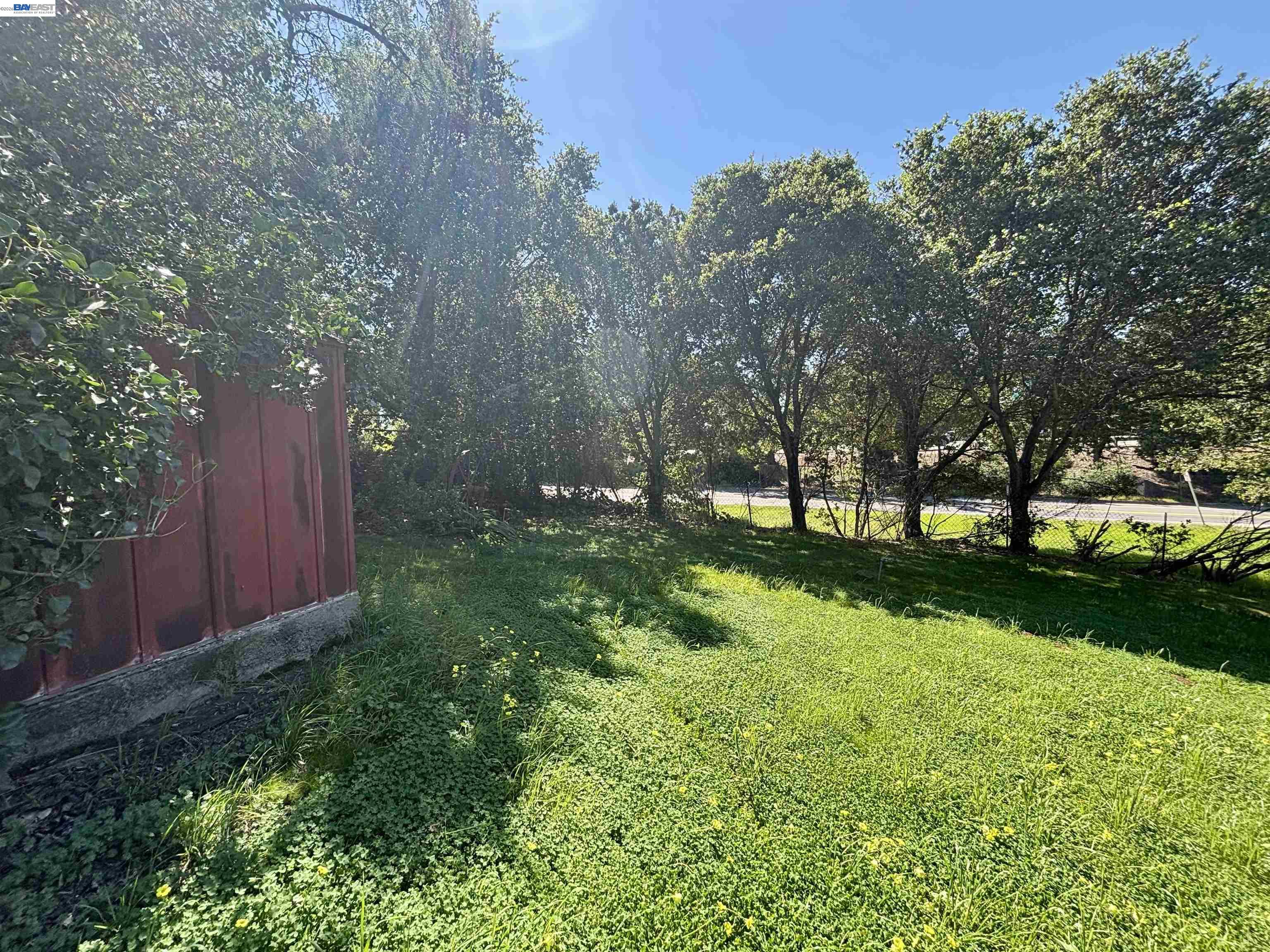 Detail Gallery Image 23 of 26 For 4101 Mountain View Ave, Oakland,  CA 94605 - 3 Beds | 1 Baths