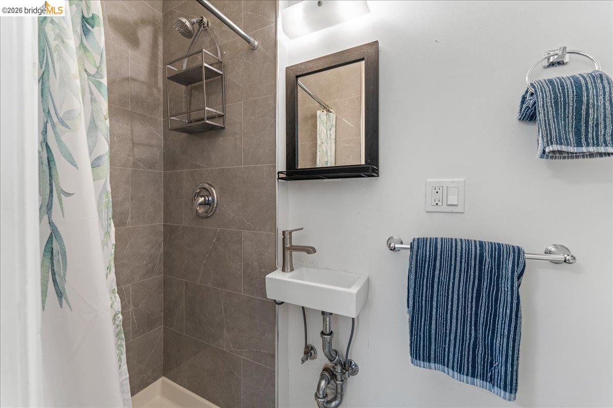 Detail Gallery Image 36 of 47 For 2144-2148 Curtis St, Berkeley,  CA 94702 - – Beds | – Baths