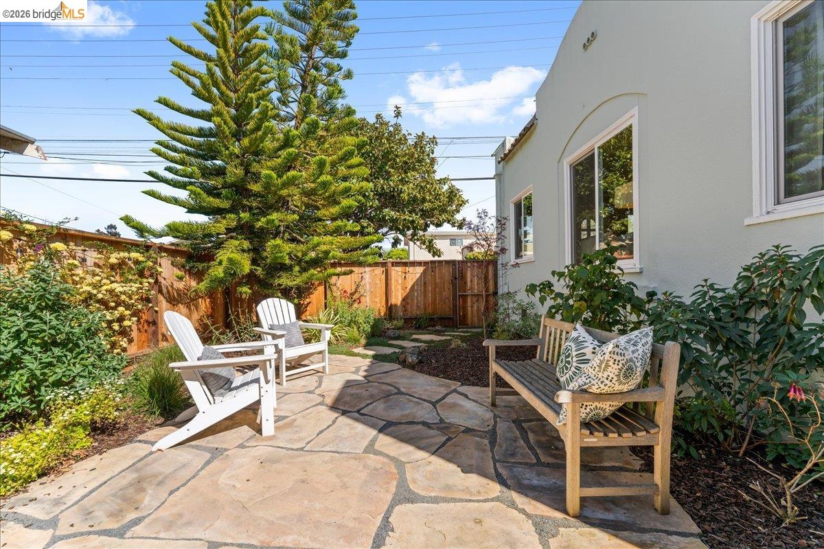 Detail Gallery Image 40 of 47 For 2144-2148 Curtis St, Berkeley,  CA 94702 - – Beds | – Baths