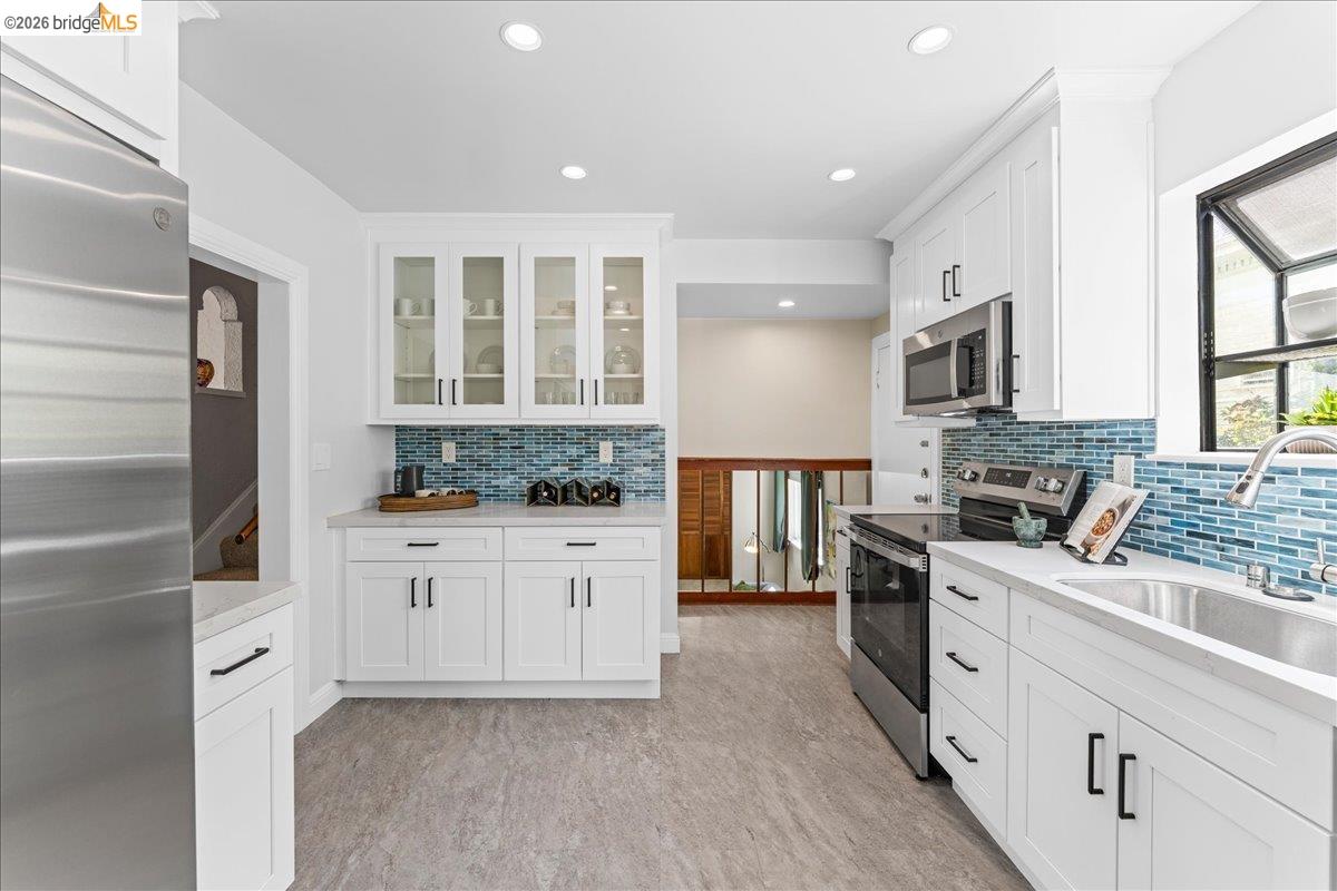 Detail Gallery Image 9 of 47 For 2144-2148 Curtis St, Berkeley,  CA 94702 - – Beds | – Baths