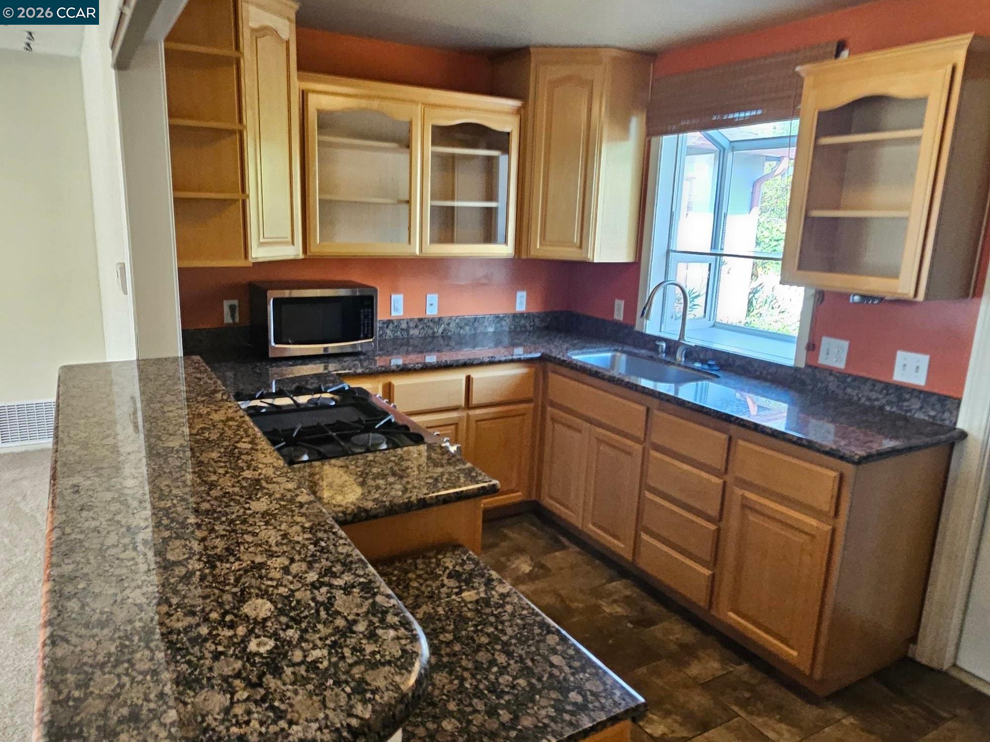 Detail Gallery Image 7 of 39 For 950 Kelvin Ct, El Sobrante,  CA 94803 - 3 Beds | 1 Baths