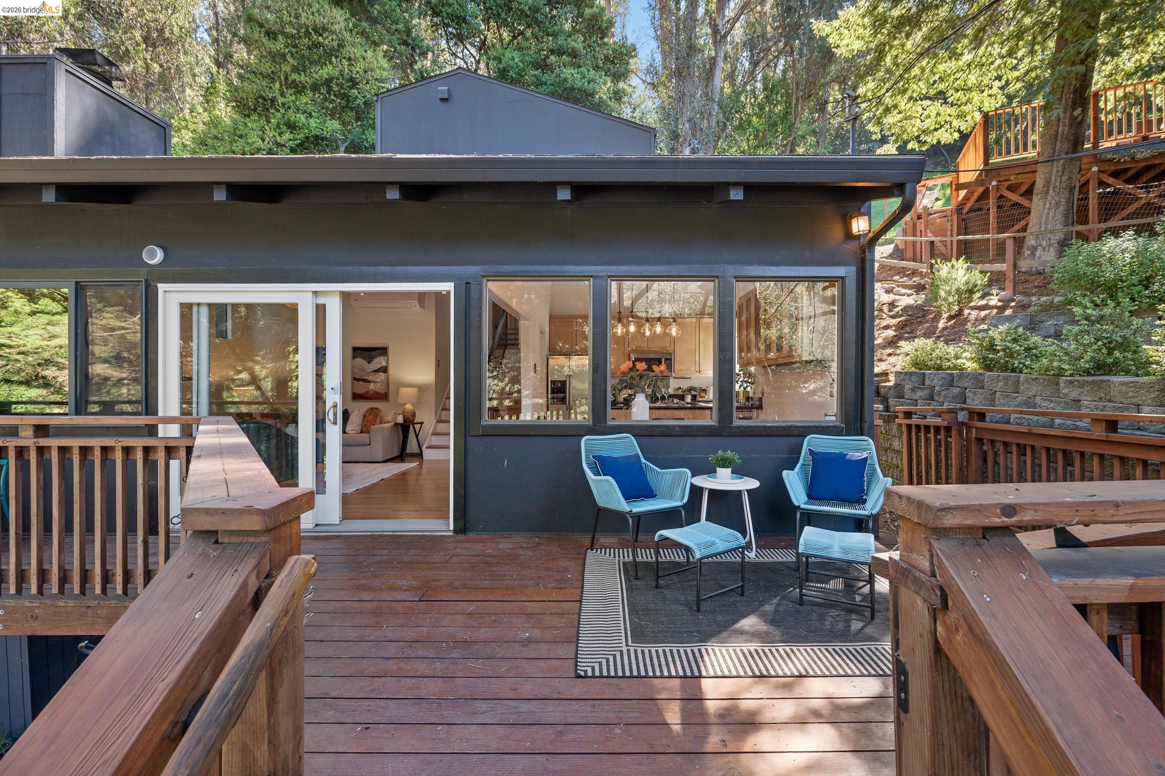 Detail Gallery Image 2 of 58 For 6600 Heather Ridge Way, Oakland,  CA 94611 - 3 Beds | 3 Baths