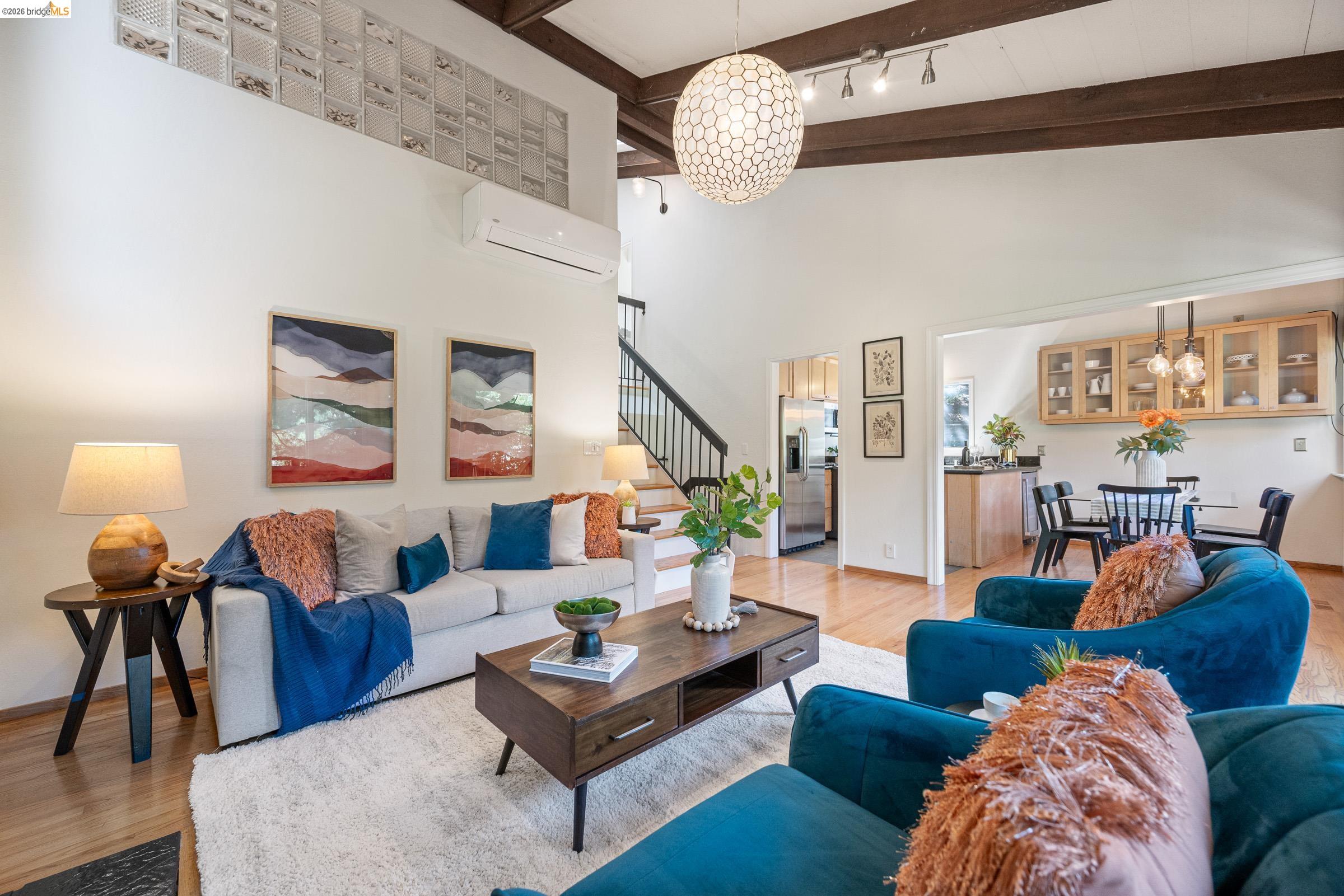 Detail Gallery Image 11 of 58 For 6600 Heather Ridge Way, Oakland,  CA 94611 - 3 Beds | 3 Baths