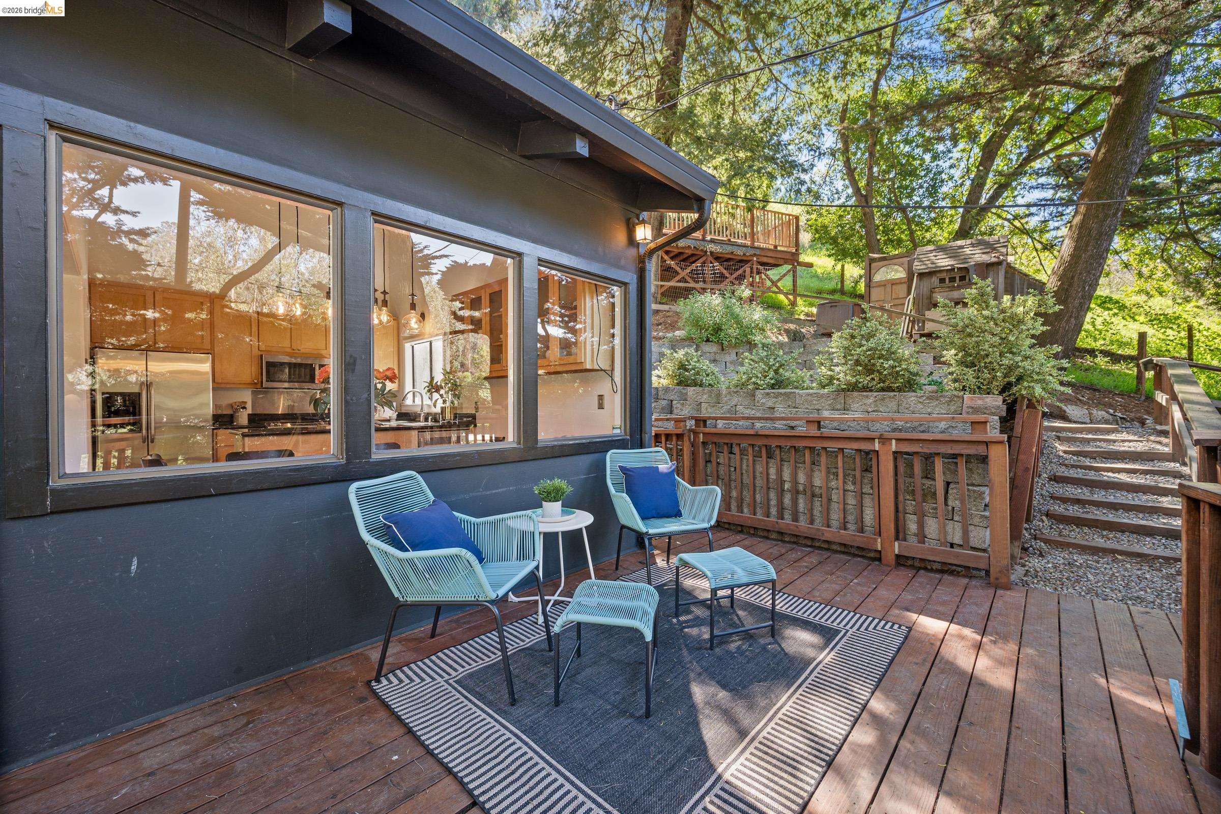 Detail Gallery Image 3 of 58 For 6600 Heather Ridge Way, Oakland,  CA 94611 - 3 Beds | 3 Baths