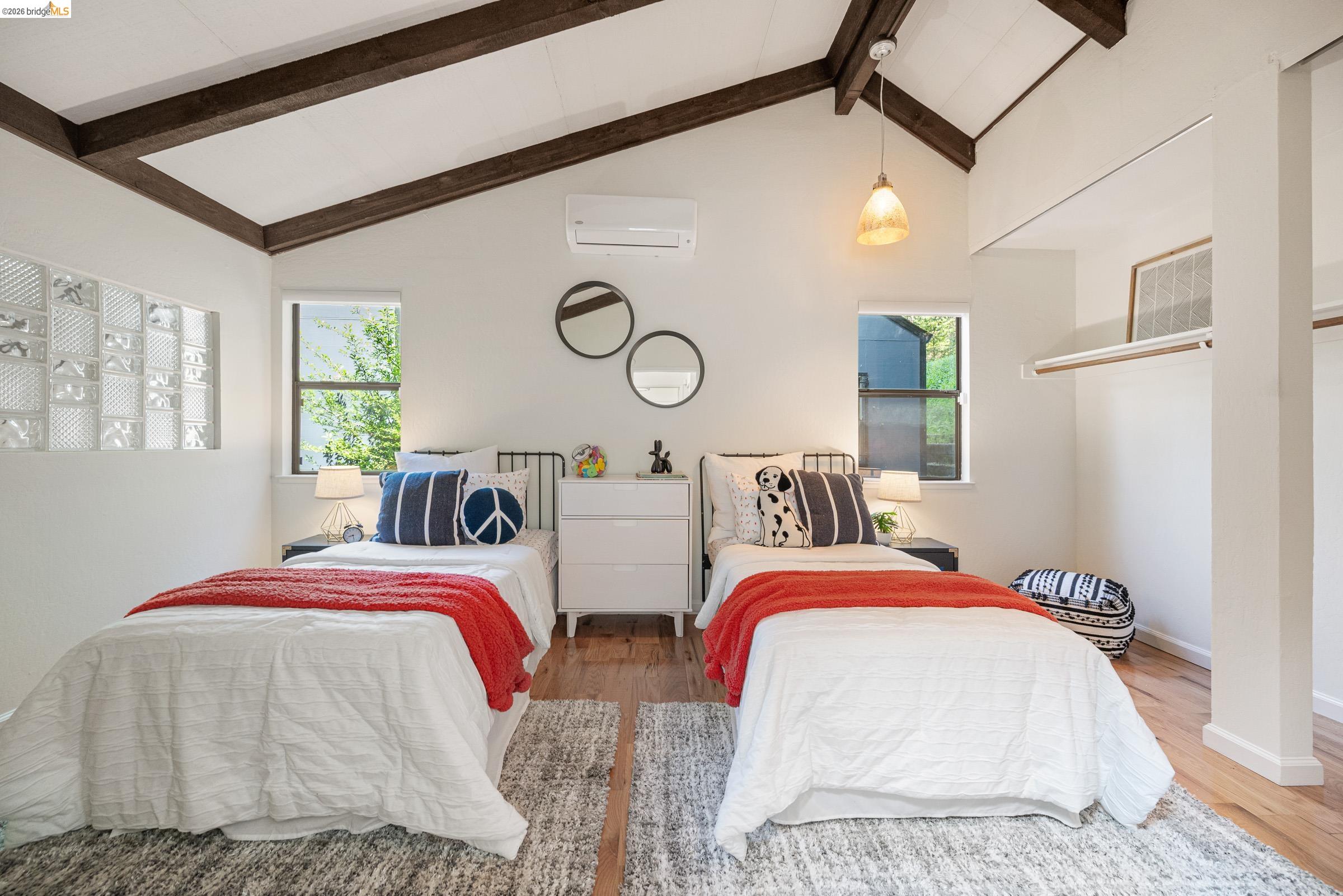 Detail Gallery Image 29 of 58 For 6600 Heather Ridge Way, Oakland,  CA 94611 - 3 Beds | 3 Baths