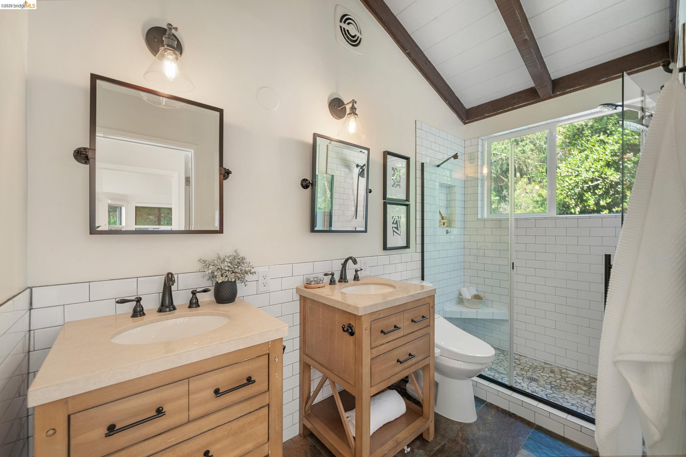 Detail Gallery Image 36 of 58 For 6600 Heather Ridge Way, Oakland,  CA 94611 - 3 Beds | 3 Baths