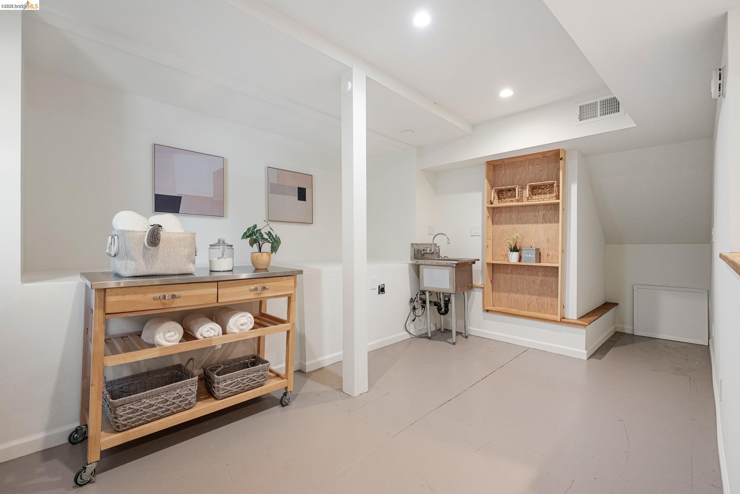 Detail Gallery Image 38 of 58 For 6600 Heather Ridge Way, Oakland,  CA 94611 - 3 Beds | 3 Baths