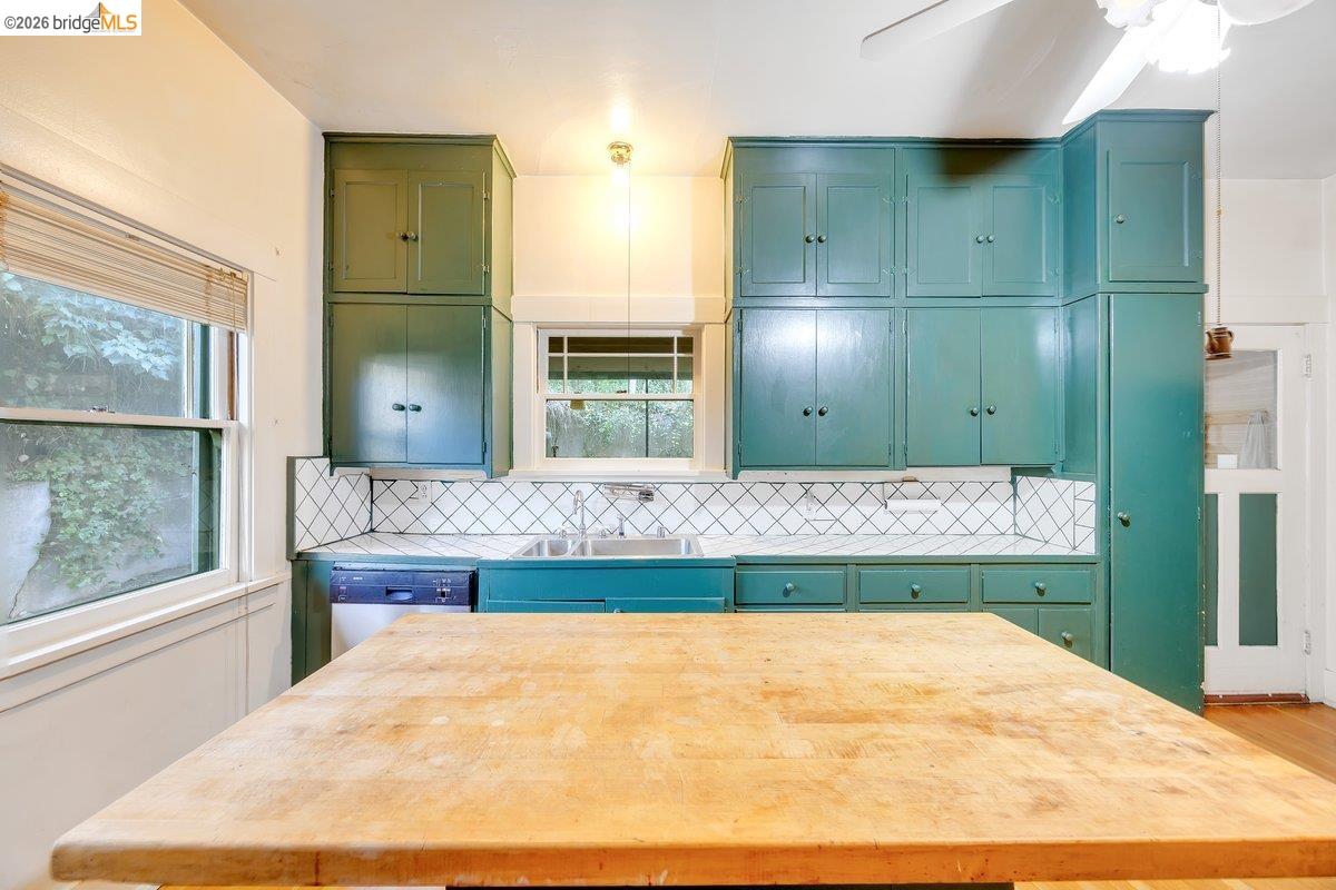 Detail Gallery Image 11 of 41 For 518 S Washington St, Sonora,  CA 95370 - 4 Beds | 1/1 Baths