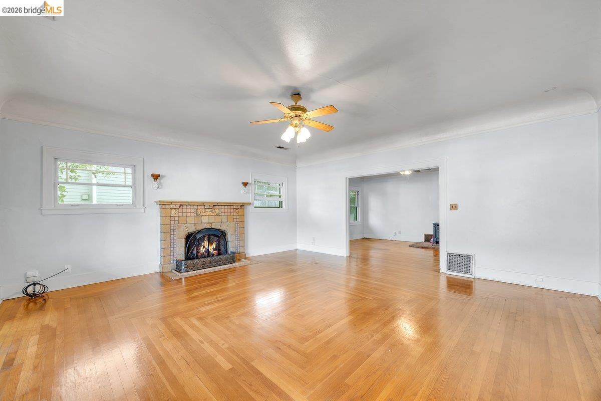 Detail Gallery Image 5 of 41 For 518 S Washington St, Sonora,  CA 95370 - 4 Beds | 1/1 Baths