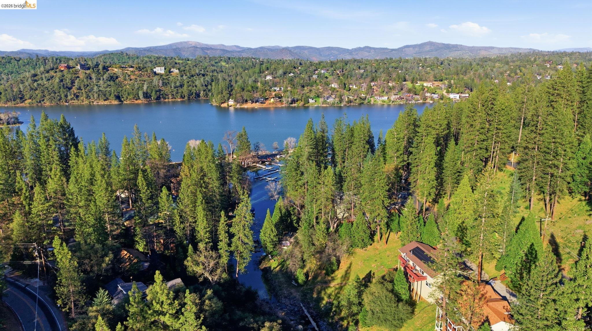 Groveland (A gateway to Yosemite)