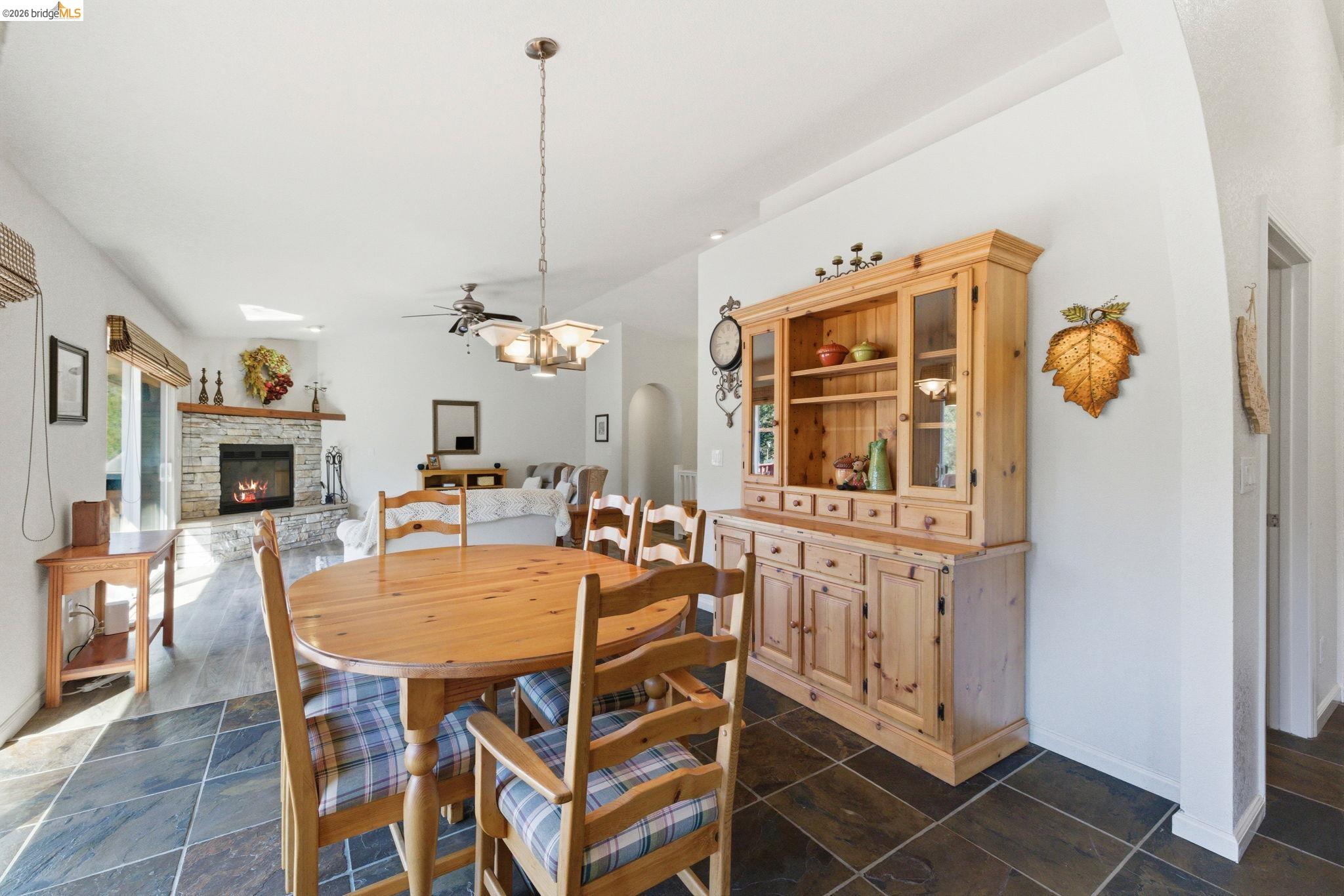 Detail Gallery Image 17 of 57 For 20024 Lower Skyridge Dr, Groveland,  CA 95321 - 3 Beds | 2/1 Baths