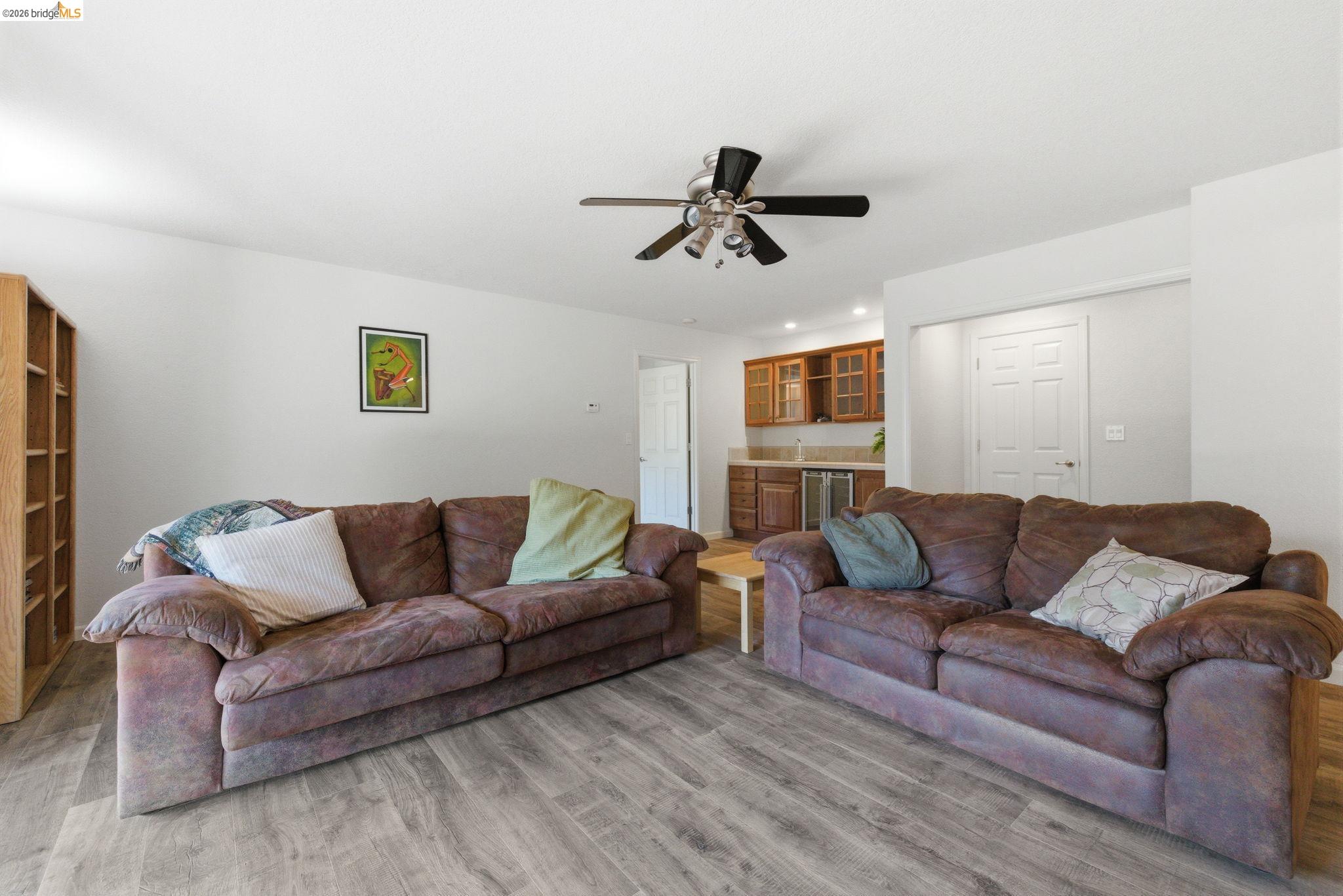 Detail Gallery Image 34 of 57 For 20024 Lower Skyridge Dr, Groveland,  CA 95321 - 3 Beds | 2/1 Baths