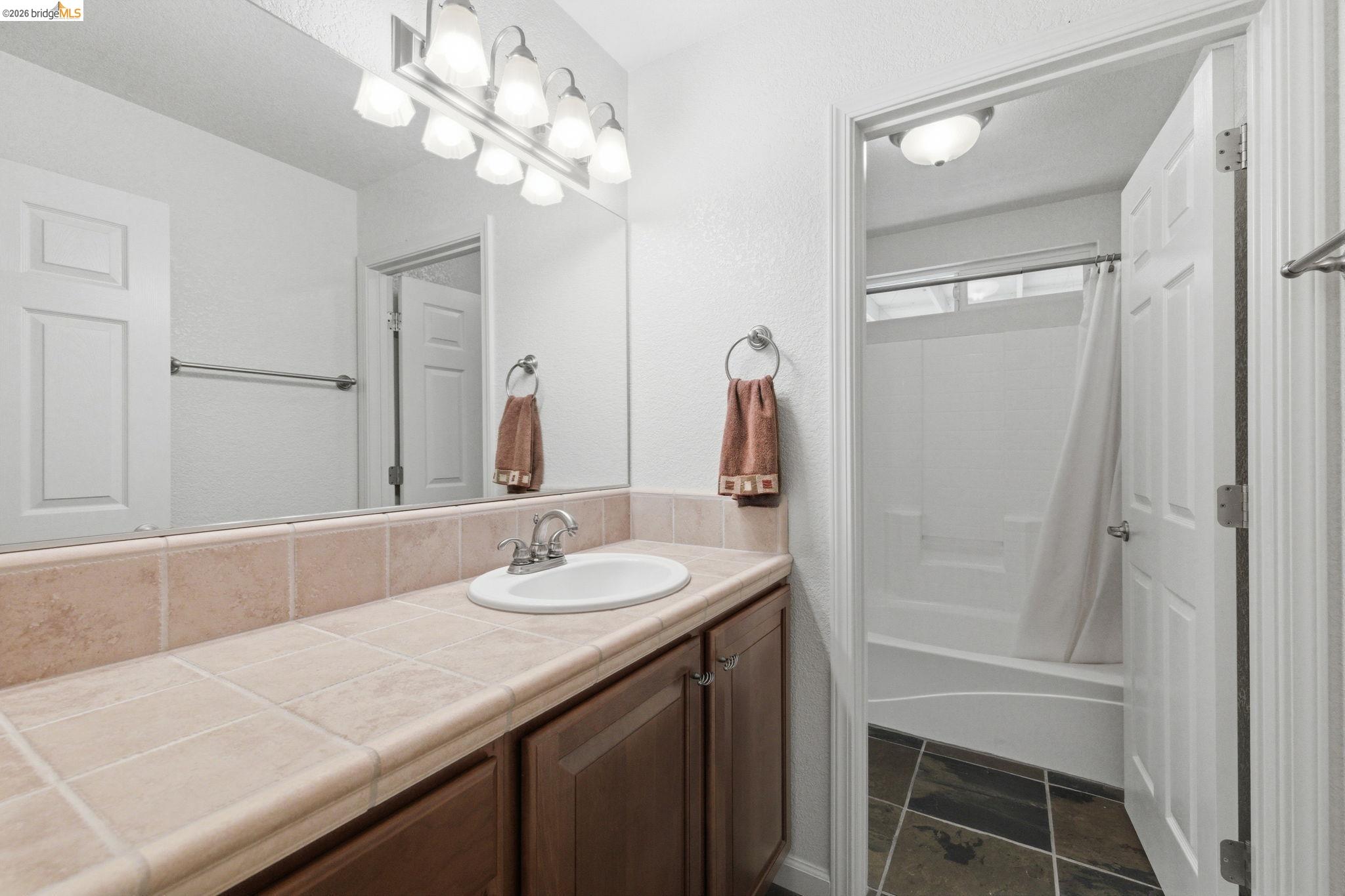 Detail Gallery Image 35 of 57 For 20024 Lower Skyridge Dr, Groveland,  CA 95321 - 3 Beds | 2/1 Baths