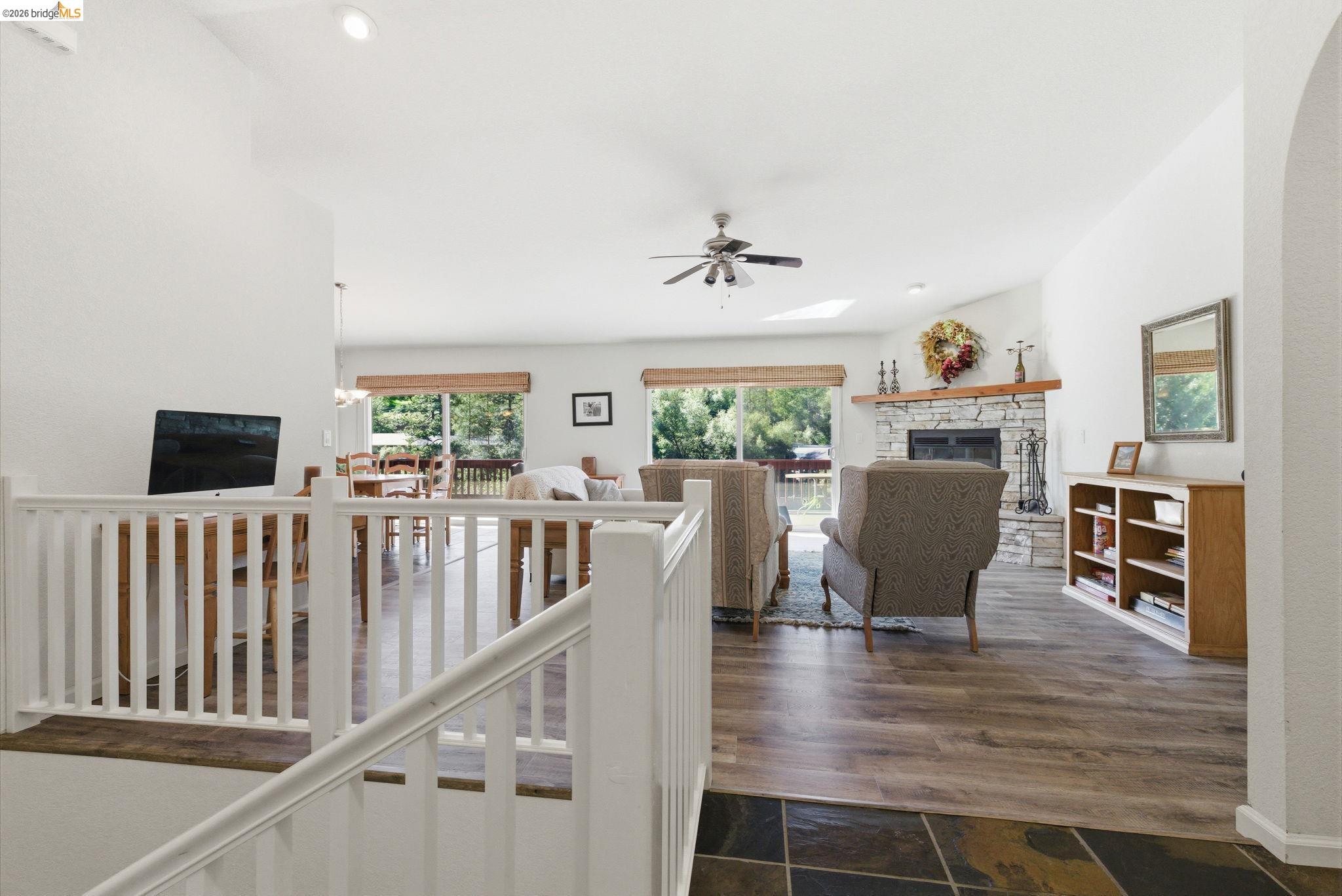 Detail Gallery Image 8 of 57 For 20024 Lower Skyridge Dr, Groveland,  CA 95321 - 3 Beds | 2/1 Baths