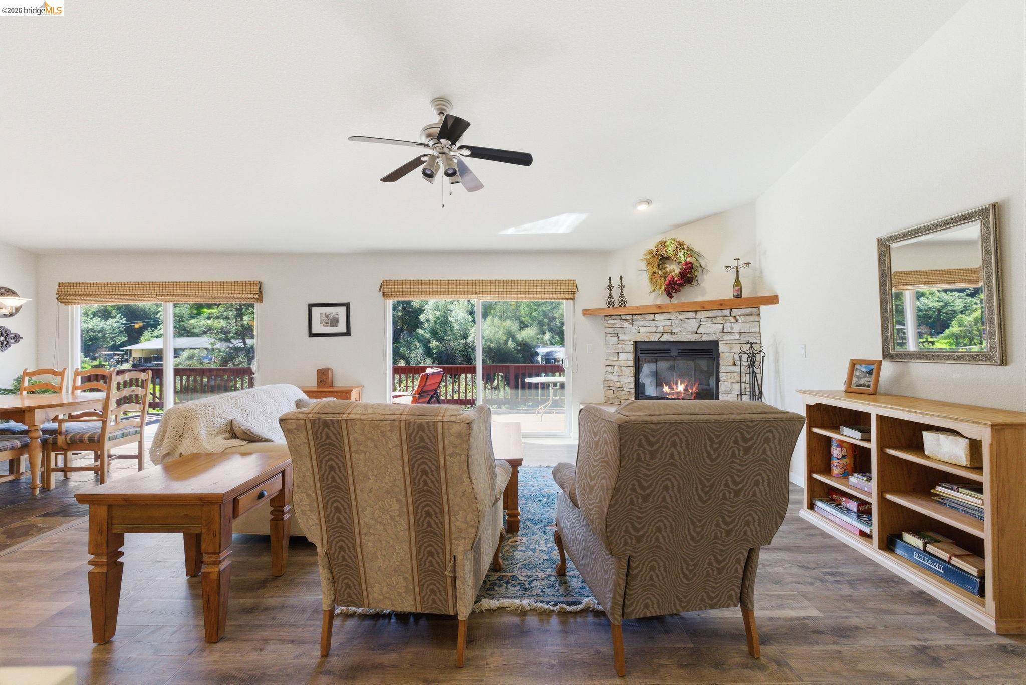 Detail Gallery Image 9 of 57 For 20024 Lower Skyridge Dr, Groveland,  CA 95321 - 3 Beds | 2/1 Baths