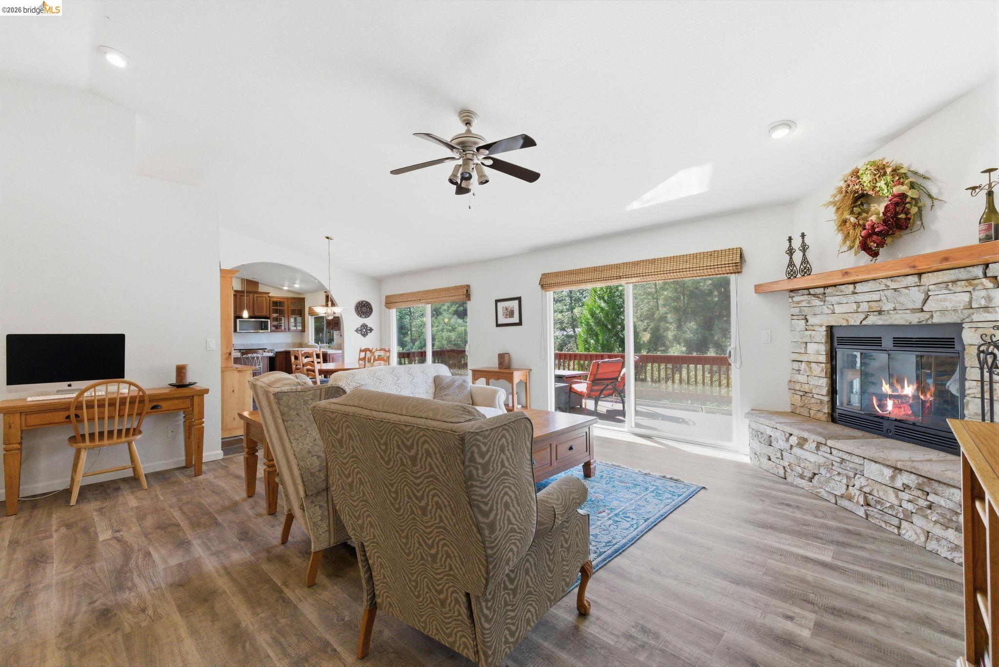 Detail Gallery Image 10 of 57 For 20024 Lower Skyridge Dr, Groveland,  CA 95321 - 3 Beds | 2/1 Baths