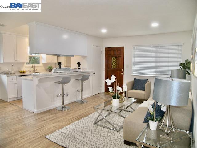 Front Image Thumbnail for BE41128011