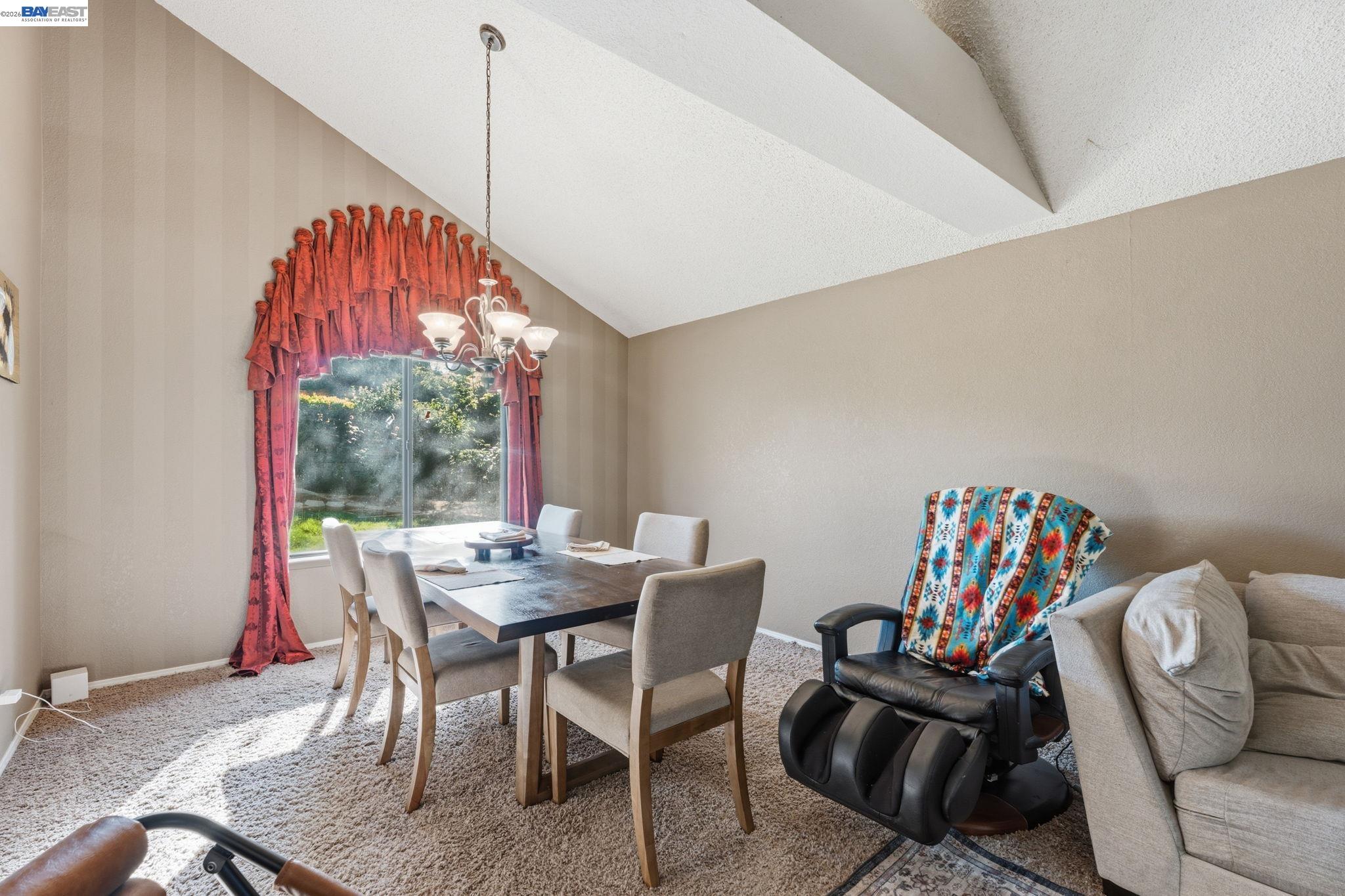 Detail Gallery Image 12 of 48 For 6424 N Vagedes, Fresno,  CA 93711 - 3 Beds | 3/1 Baths