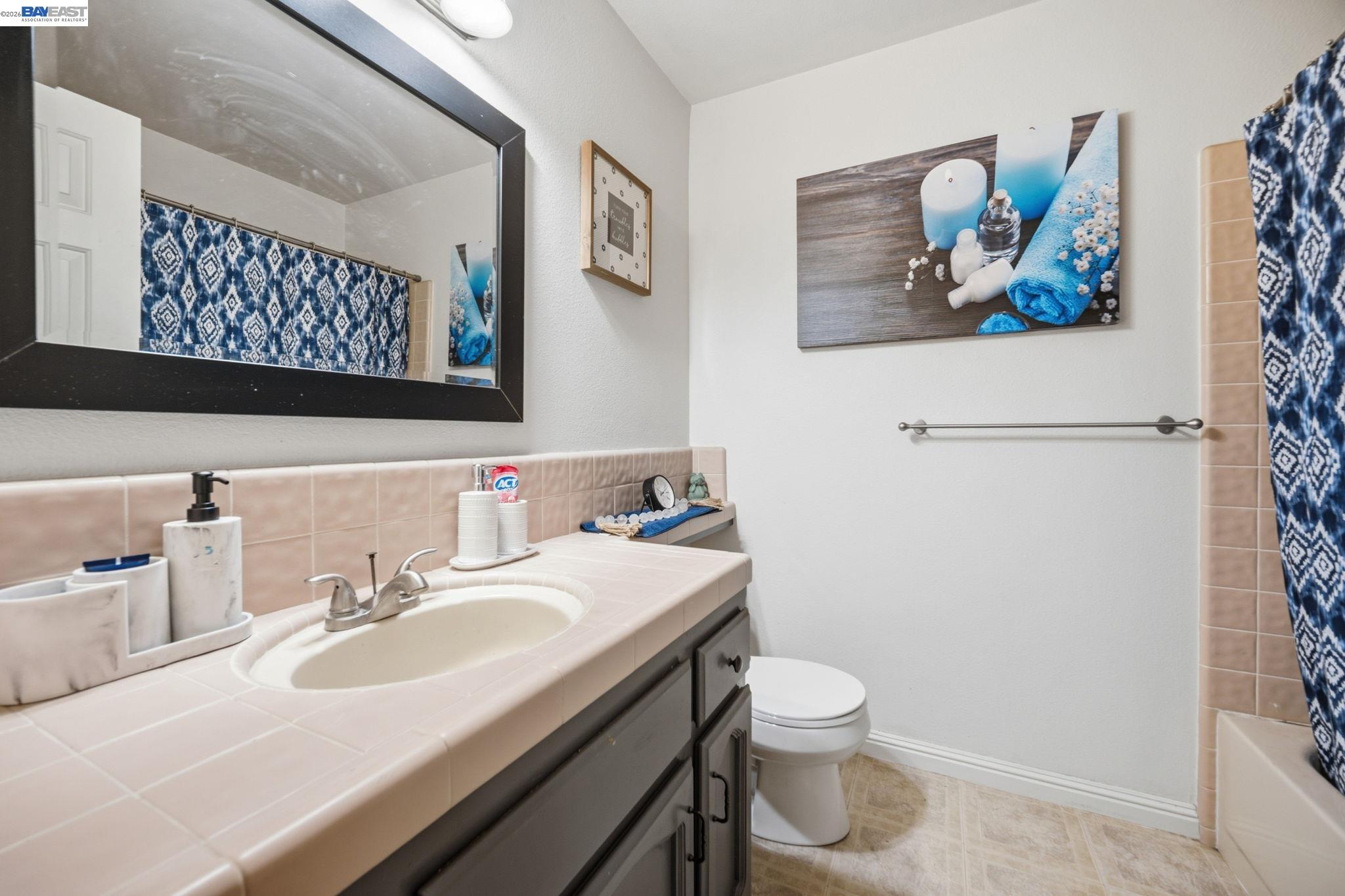 Detail Gallery Image 30 of 48 For 6424 N Vagedes, Fresno,  CA 93711 - 3 Beds | 3/1 Baths