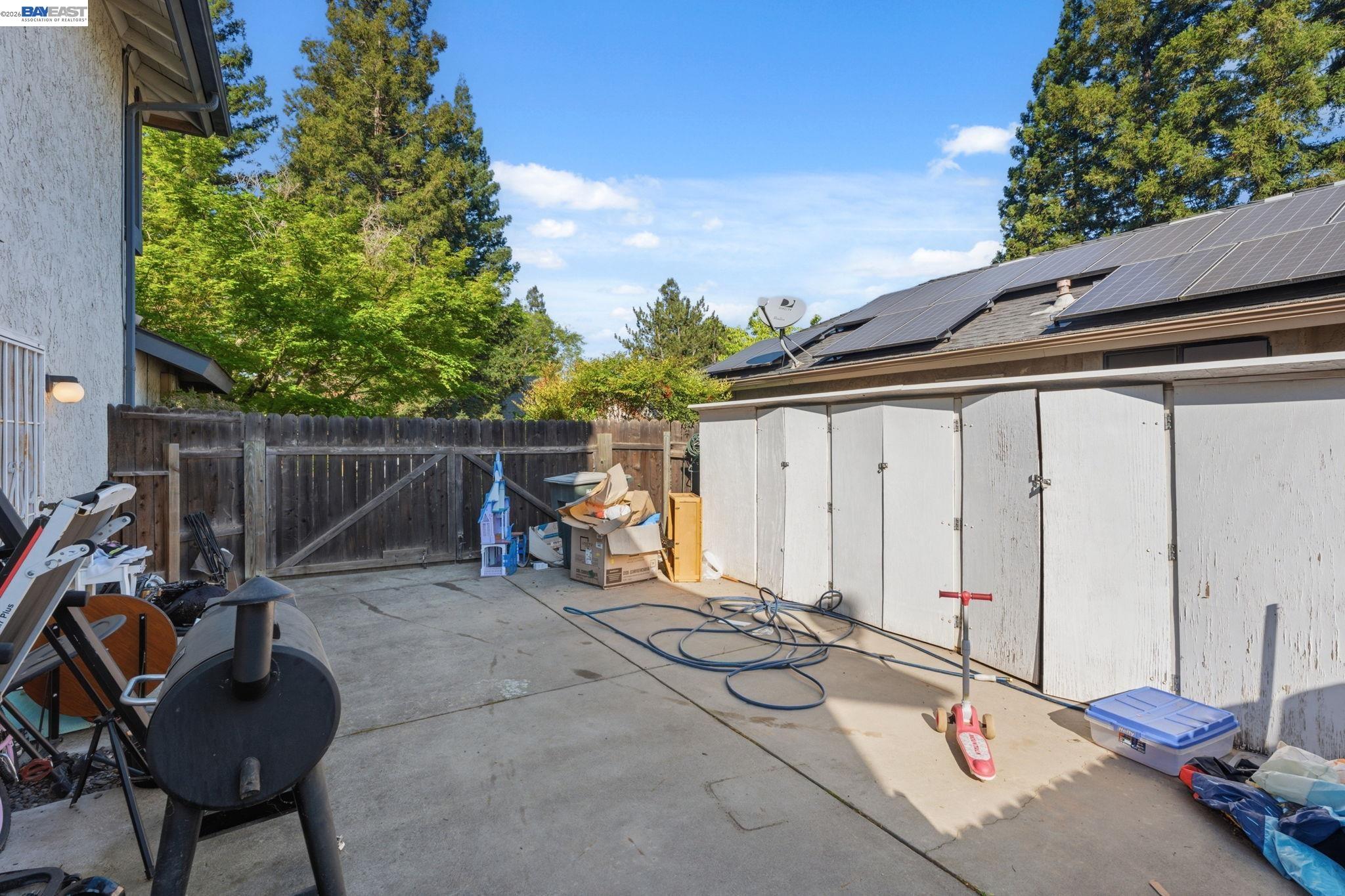 Detail Gallery Image 38 of 48 For 6424 N Vagedes, Fresno,  CA 93711 - 3 Beds | 3/1 Baths