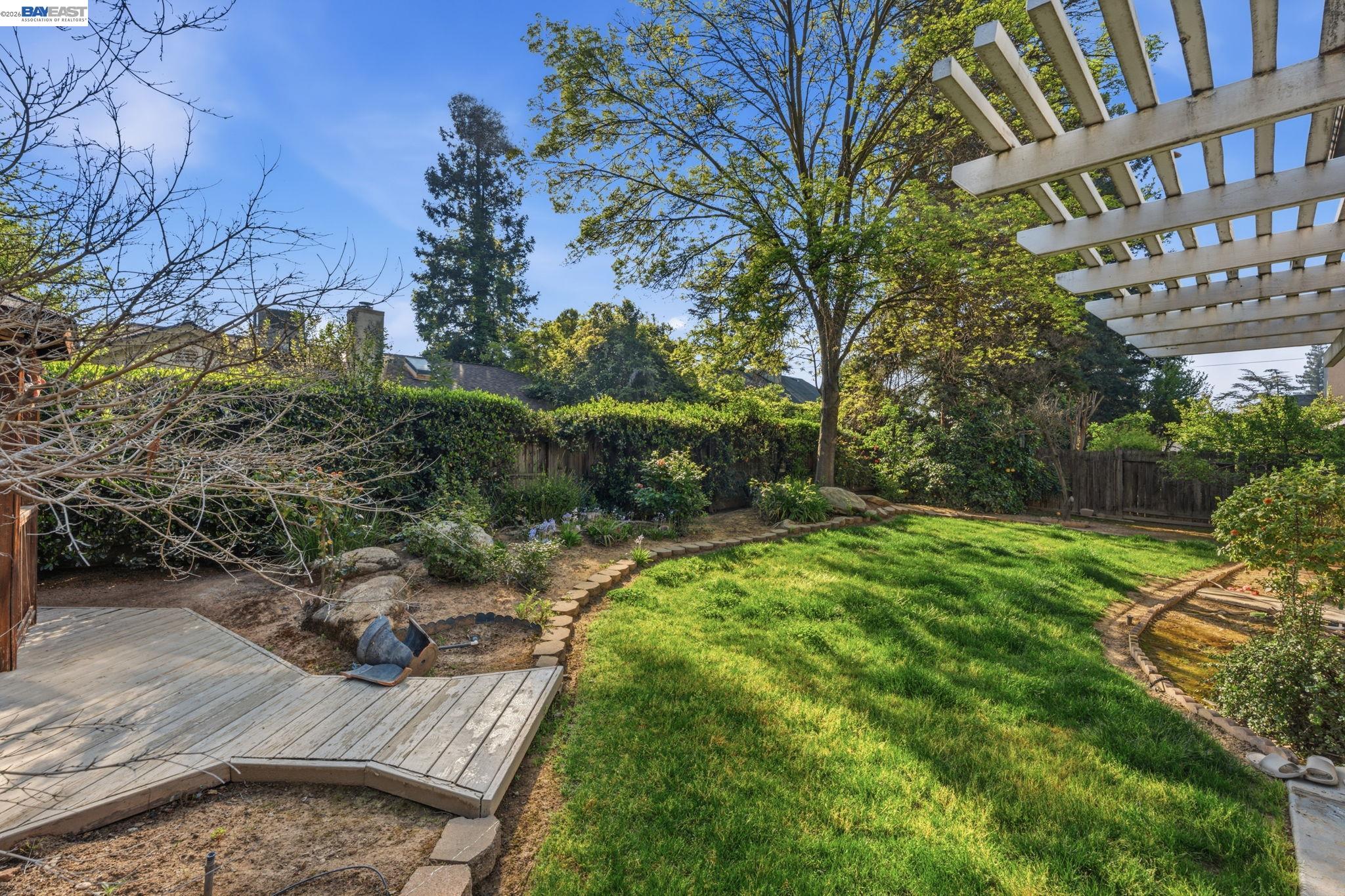 Detail Gallery Image 40 of 48 For 6424 N Vagedes, Fresno,  CA 93711 - 3 Beds | 3/1 Baths