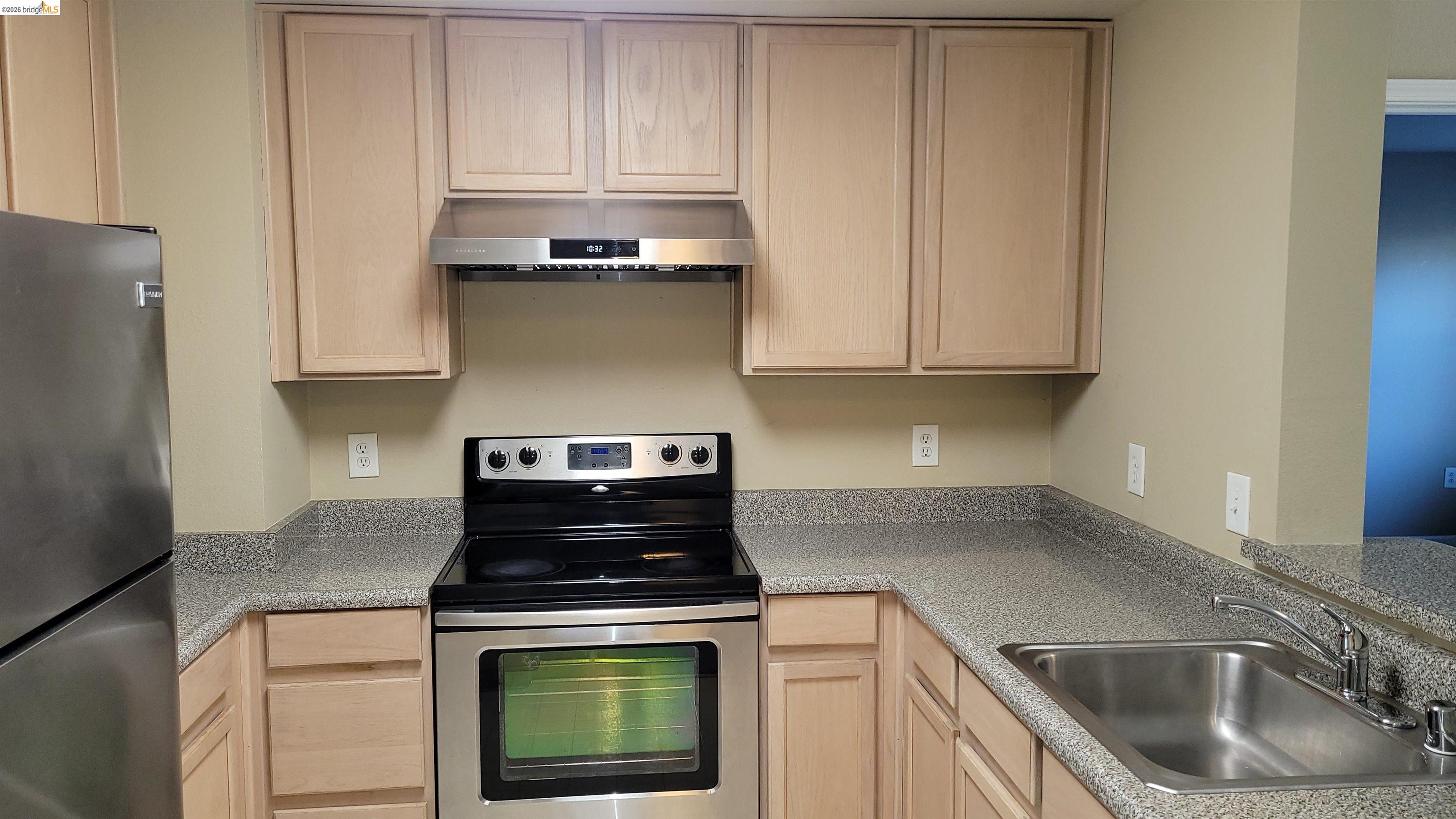 Detail Gallery Image 7 of 34 For 555 10th St #312,  Oakland,  CA 94607 - 2 Beds | 2 Baths